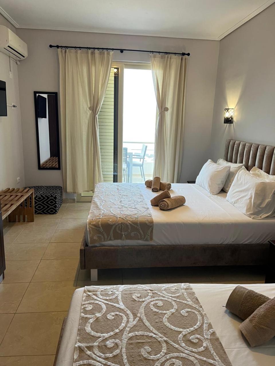 Studio with Sea View (3 Adults)