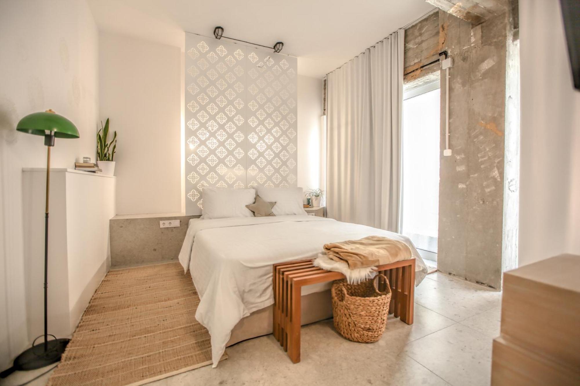 Studio Apartment with King Bed