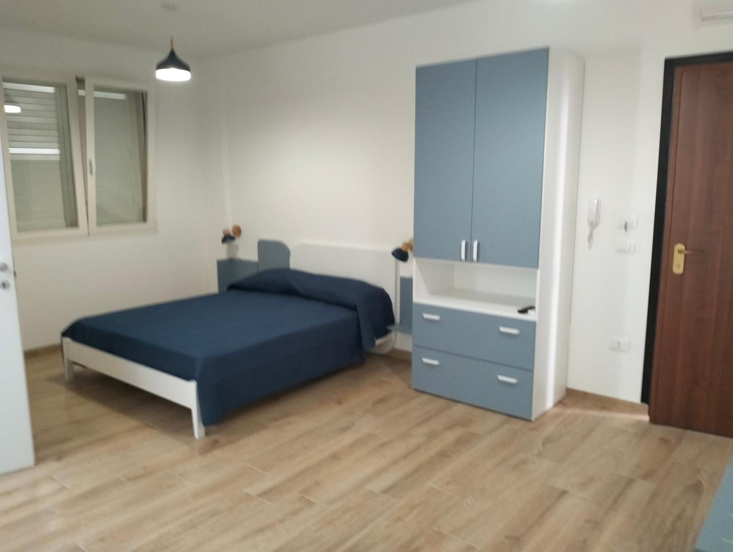Studio Apartment with Balcony