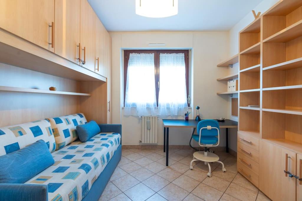Three-Bedroom Apartment photo 1