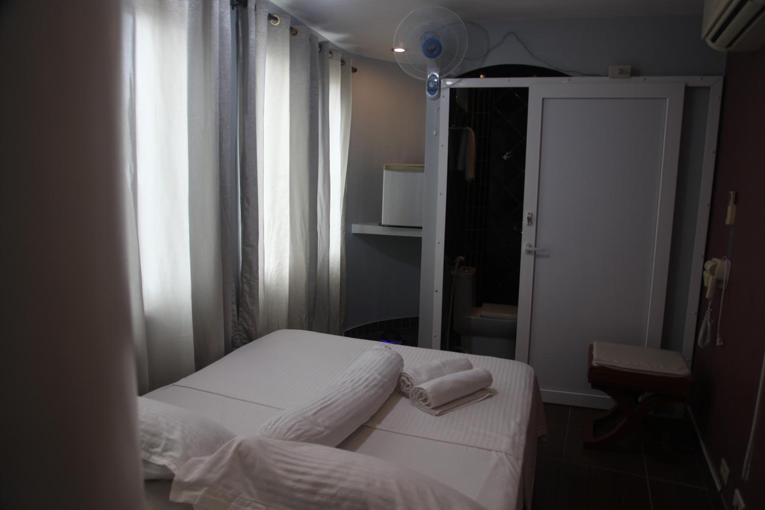 Budget Double Room - Photo 3