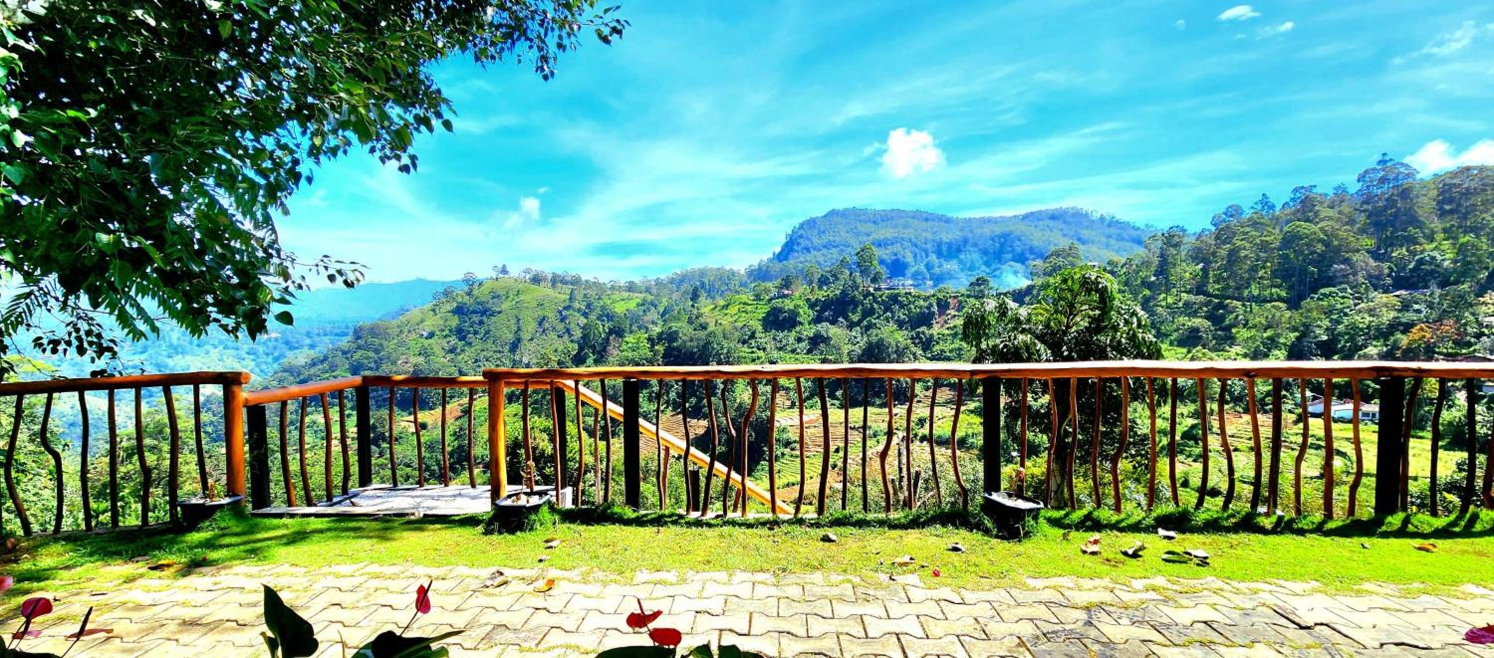 Deluxe Double Room with Balcony photo 2
