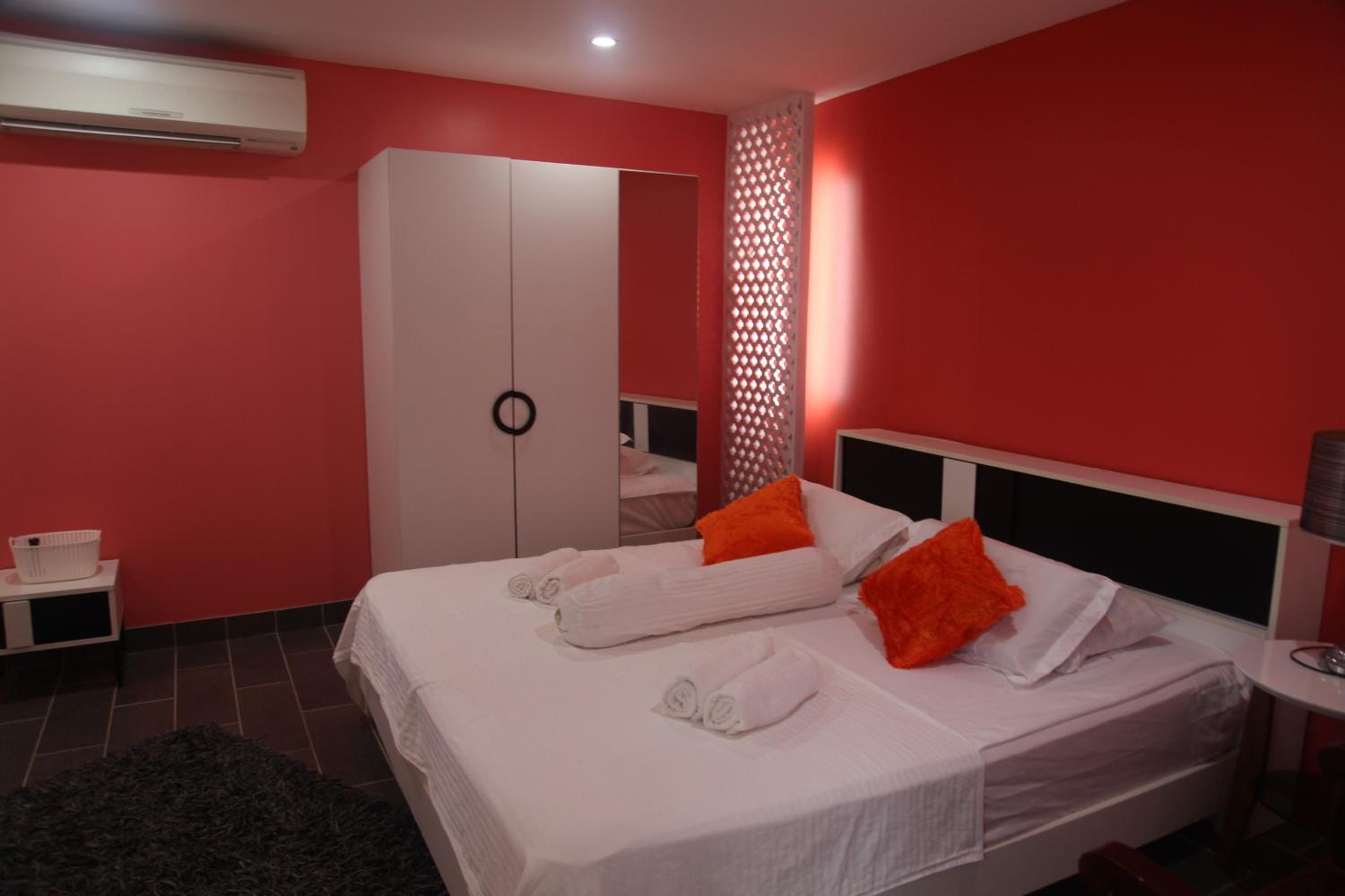 Deluxe Family Room