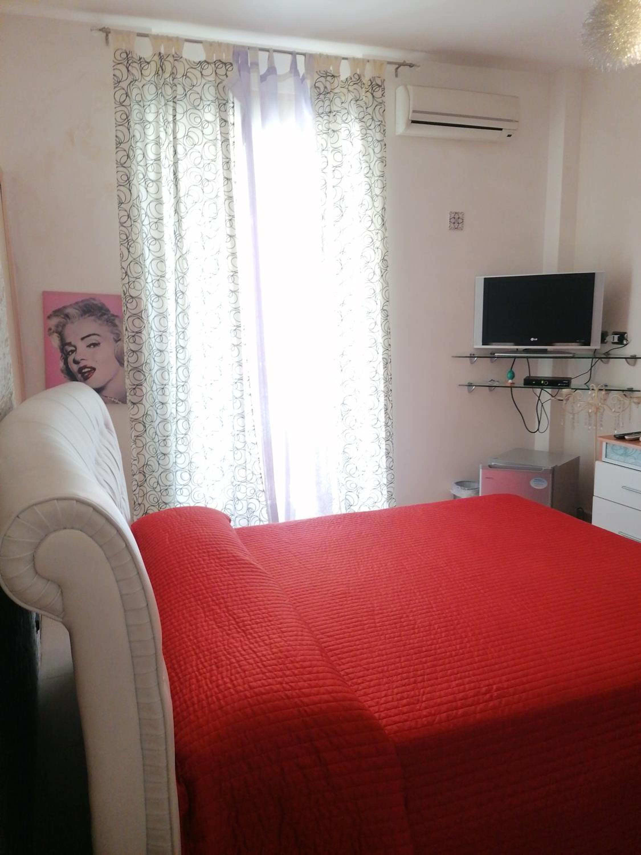Double Room with Private Bathroom - Photo 19