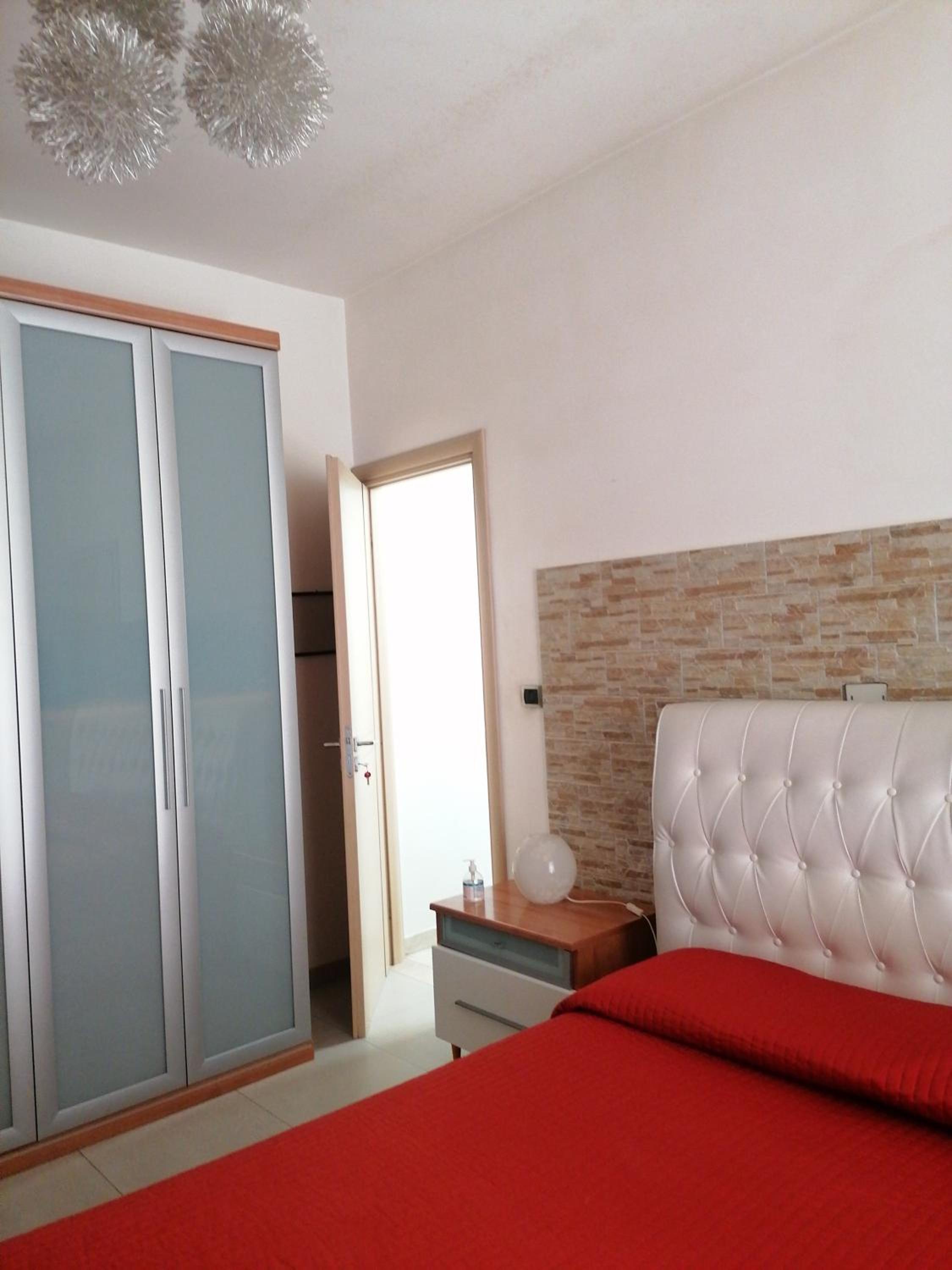 Double Room with Private Bathroom - Photo 18