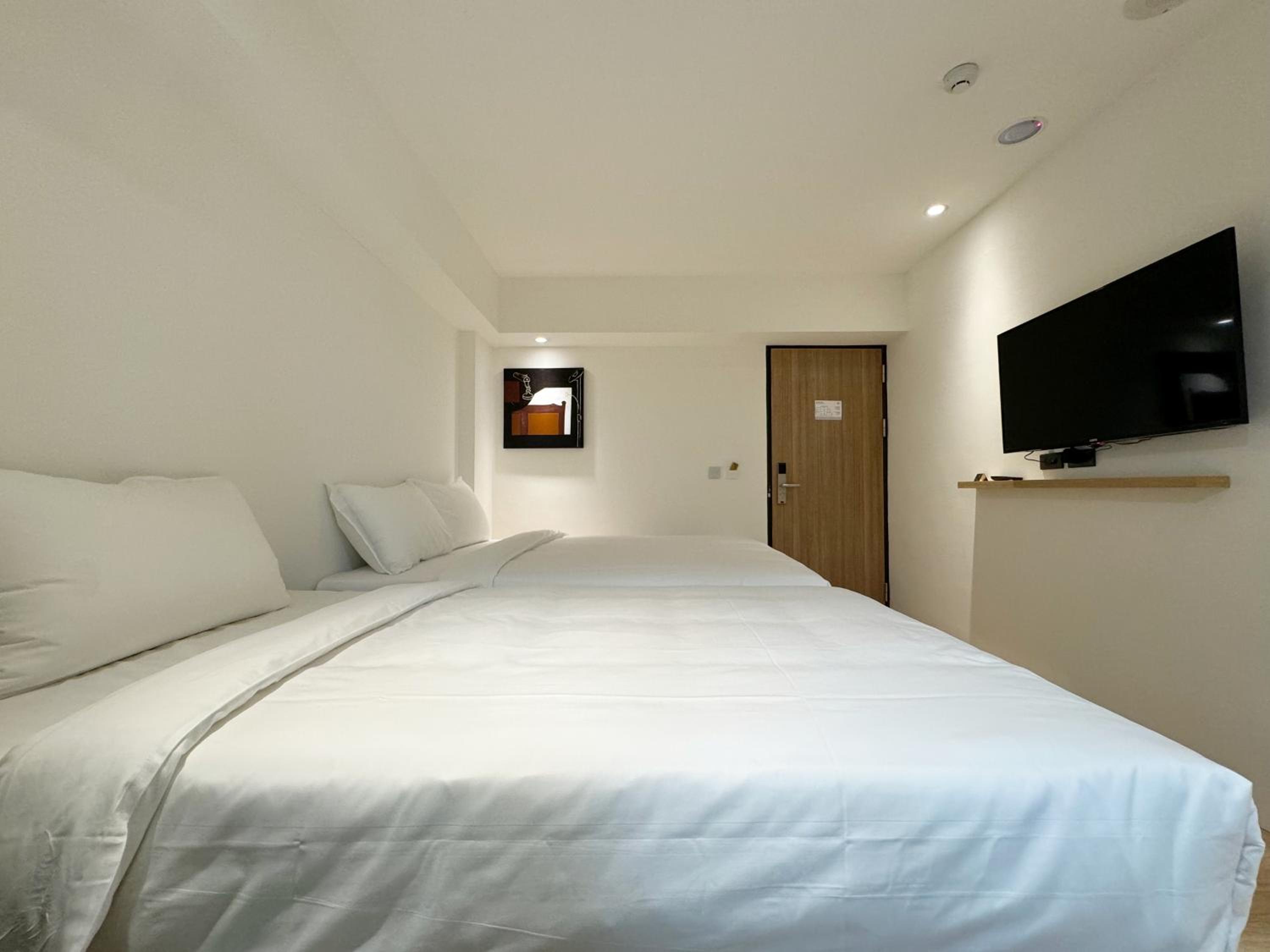 Superior Triple Room - Photo 9