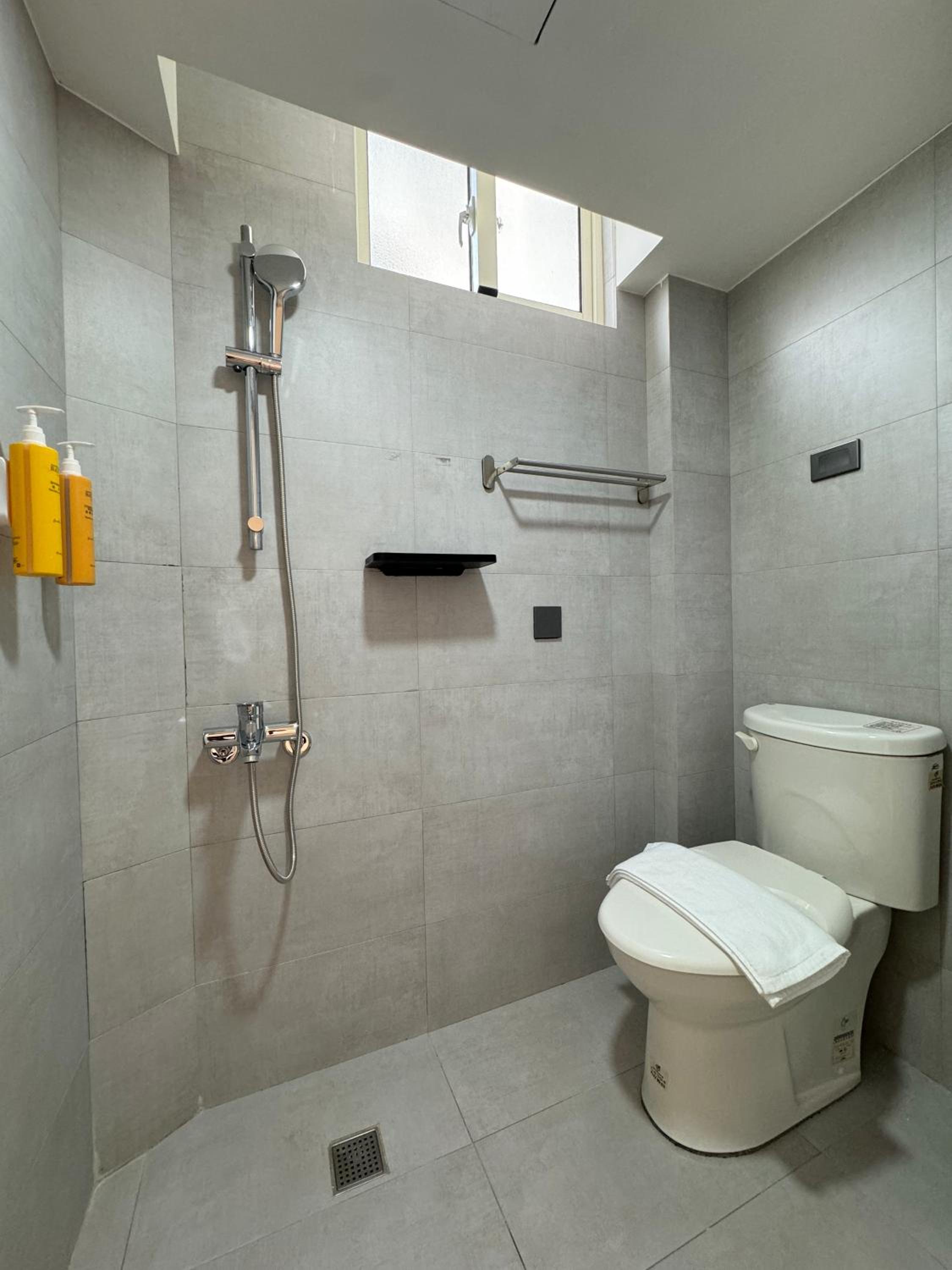 Standard Double Room - Photo 17