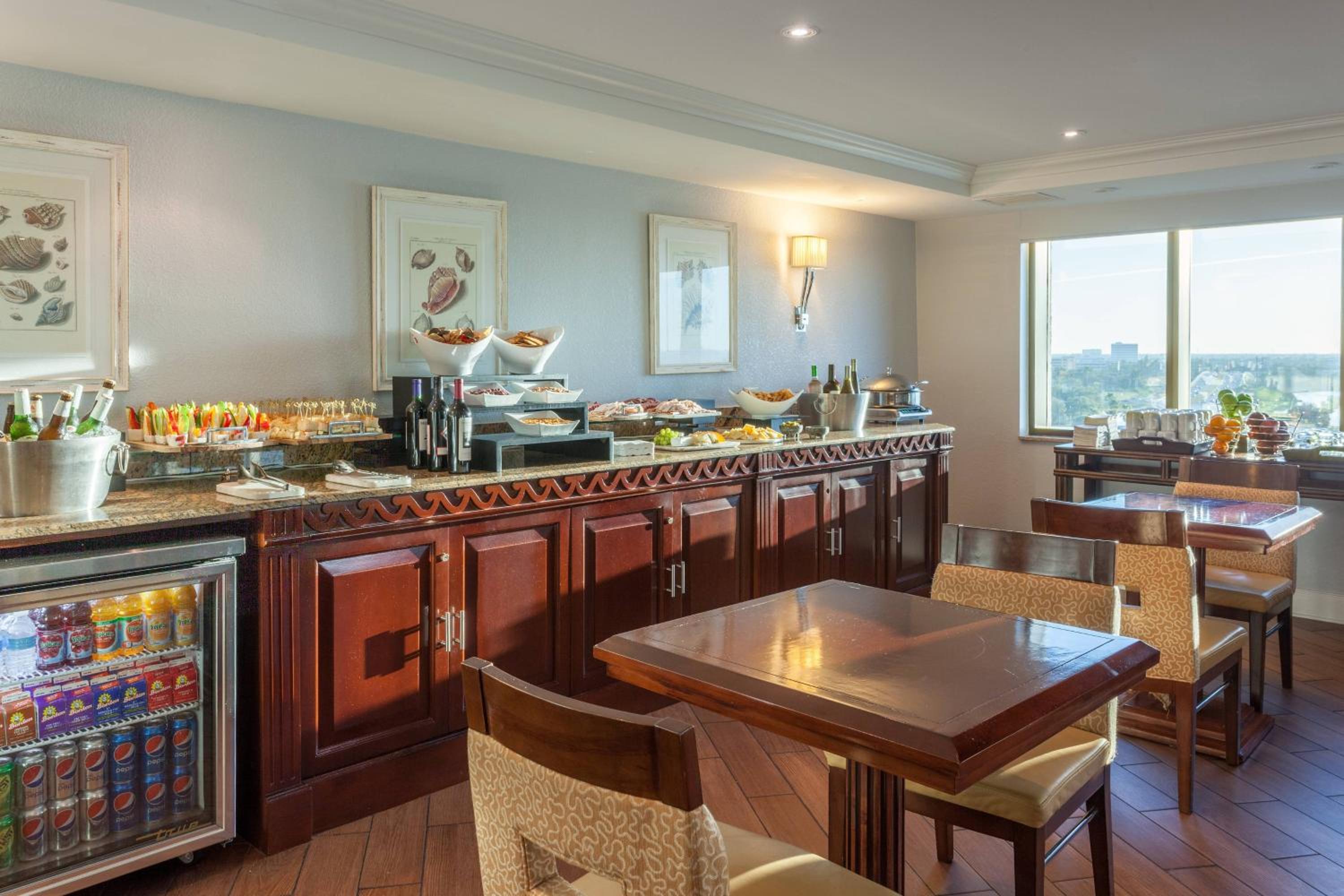 Concierge King Room - Photo 9