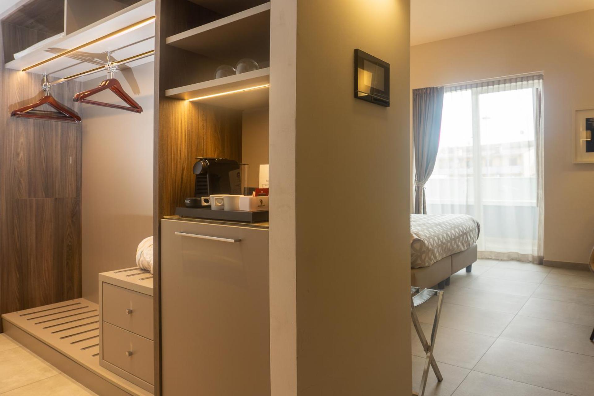 Deluxe Triple Room - Photo 31
