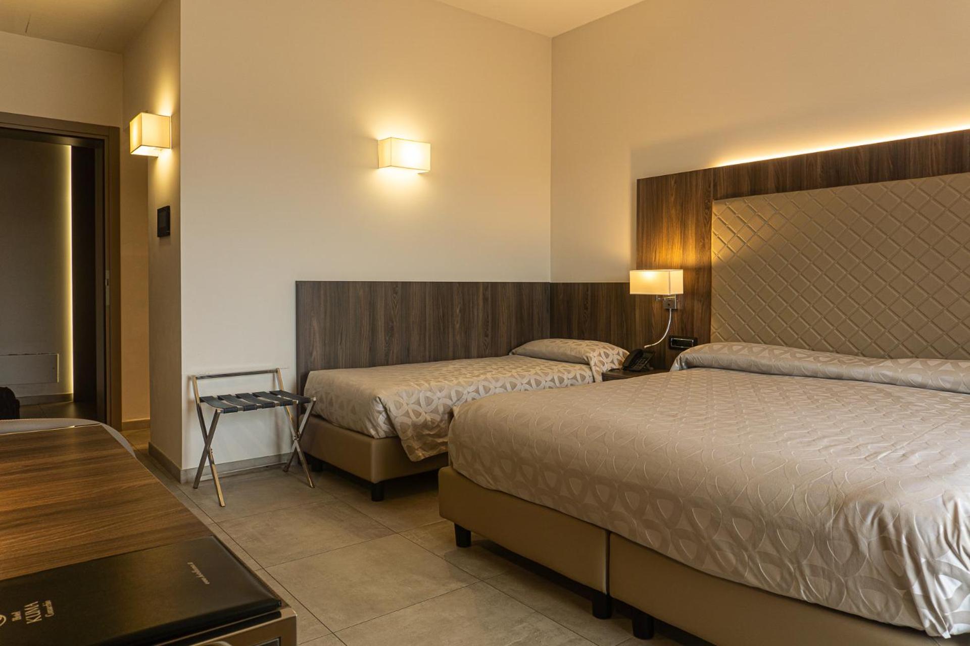 Deluxe Triple Room - Photo 28