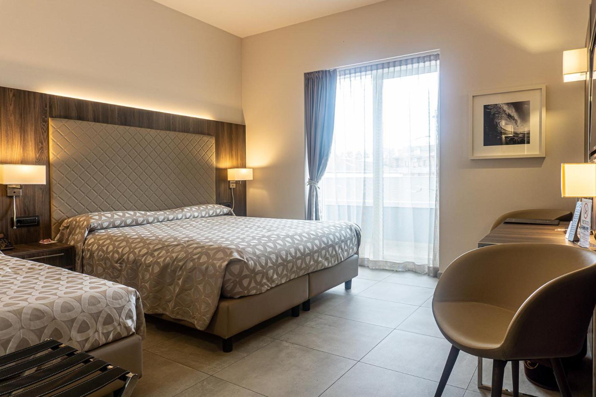 Deluxe Triple Room - Photo 26