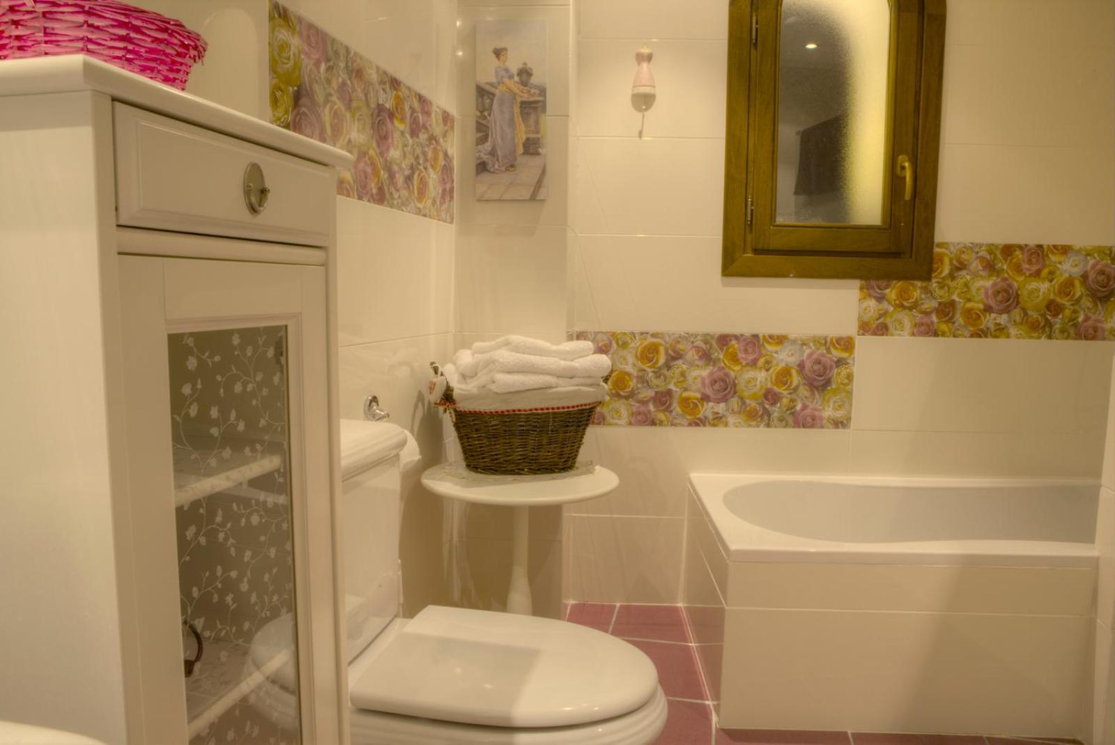 One-Bedroom Apartment (3 Adults) - Photo 16