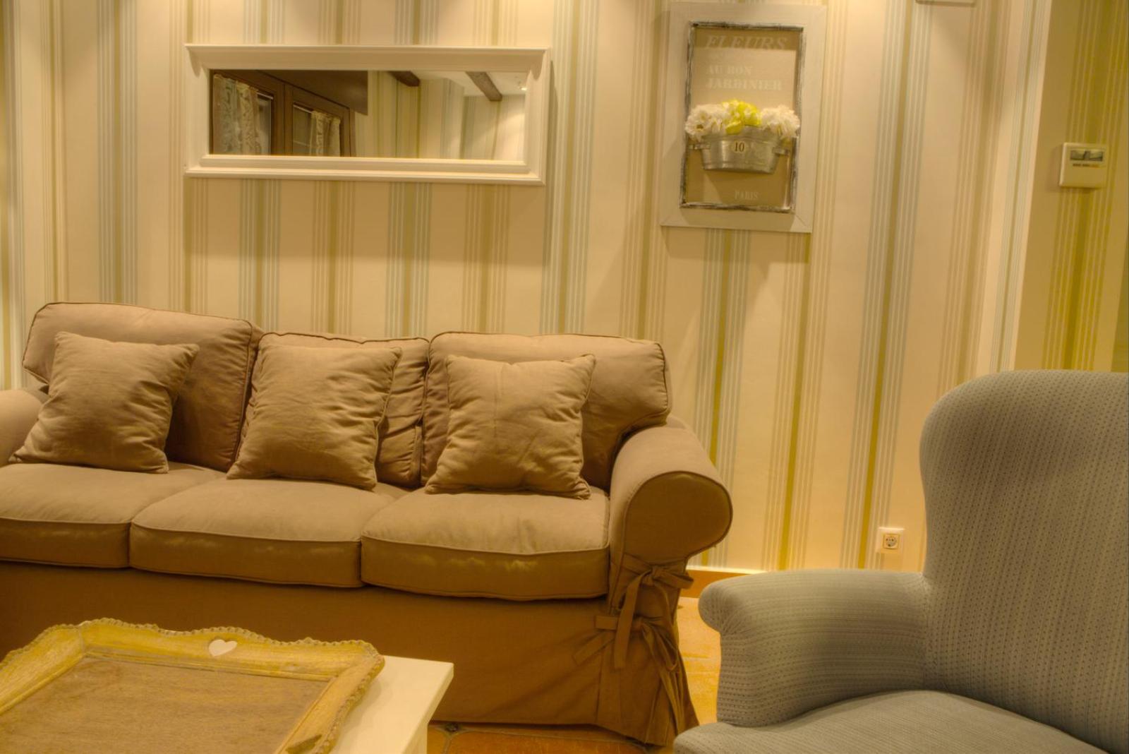 One-Bedroom Apartment (3 Adults) - Photo 7