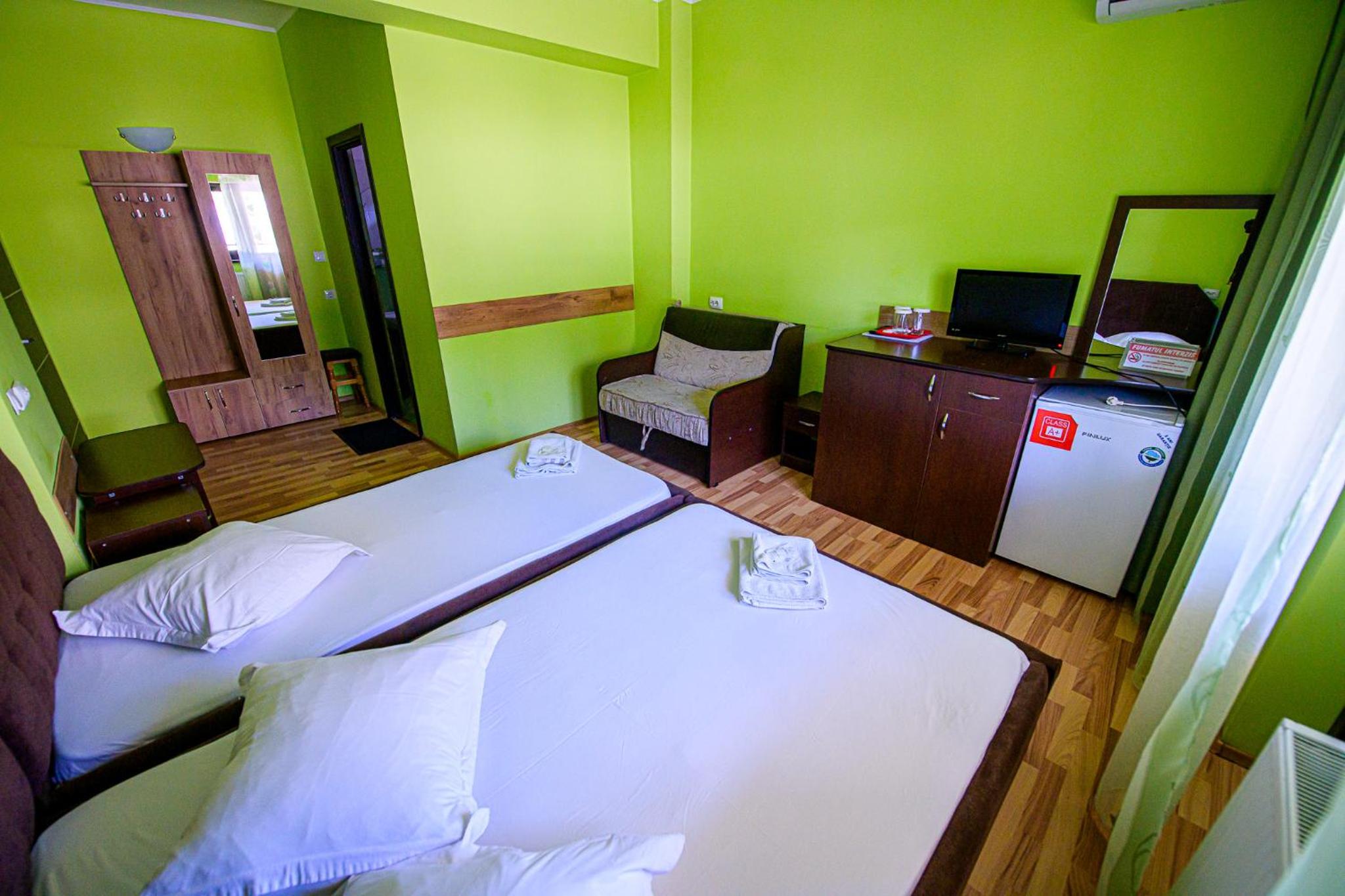 Double or Twin Room - Photo 7