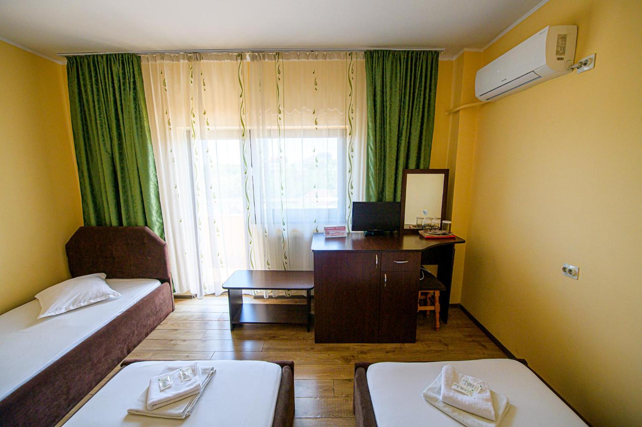 Double or Twin Room - Photo 15