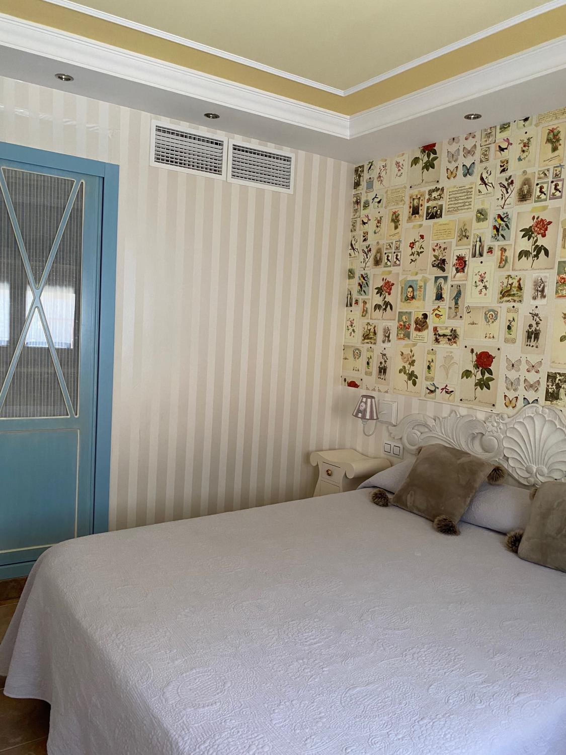 Two-Bedroom Apartment (6 Adults) - Photo 14