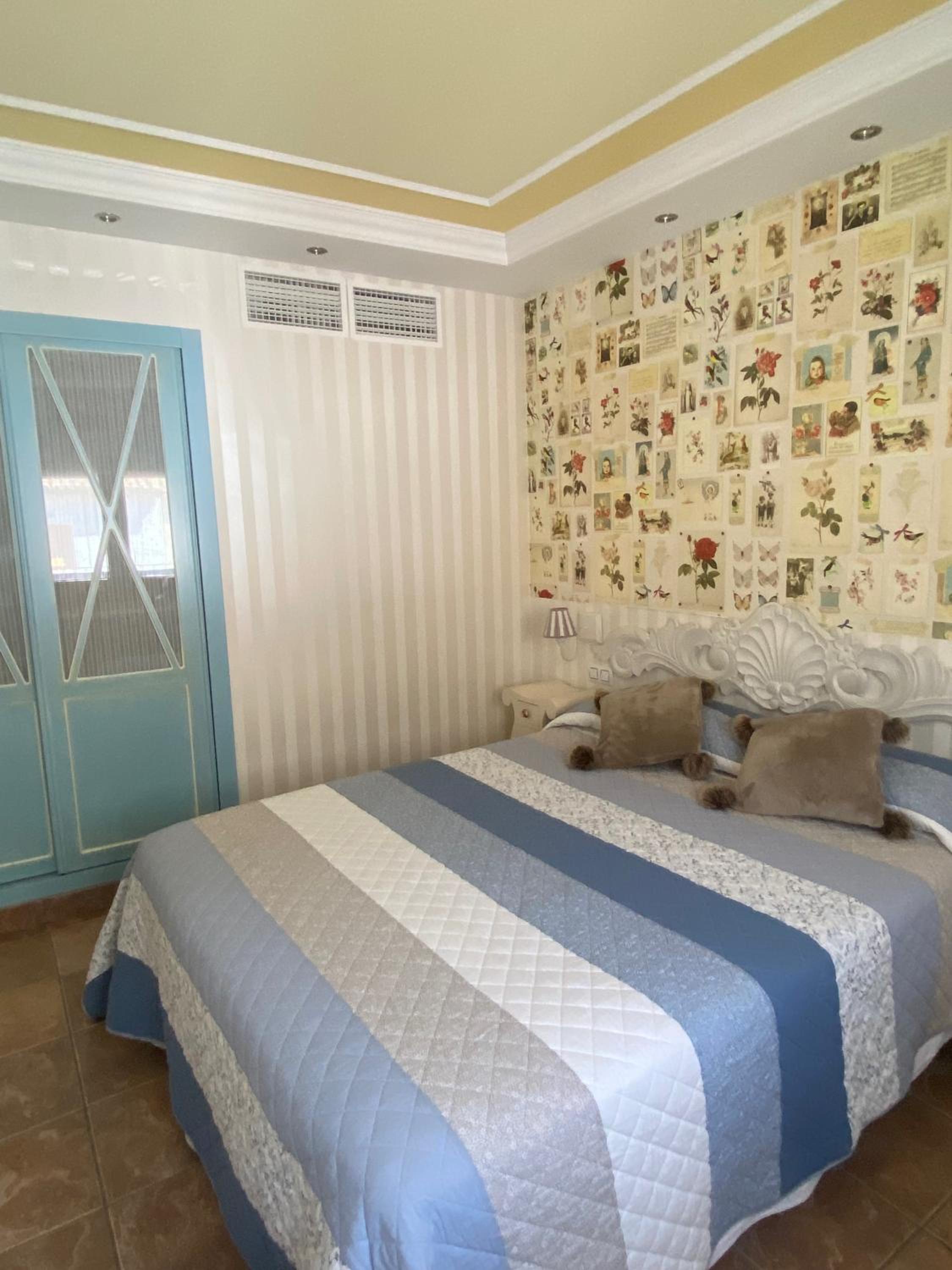 Two-Bedroom Apartment (6 Adults) - Photo 33