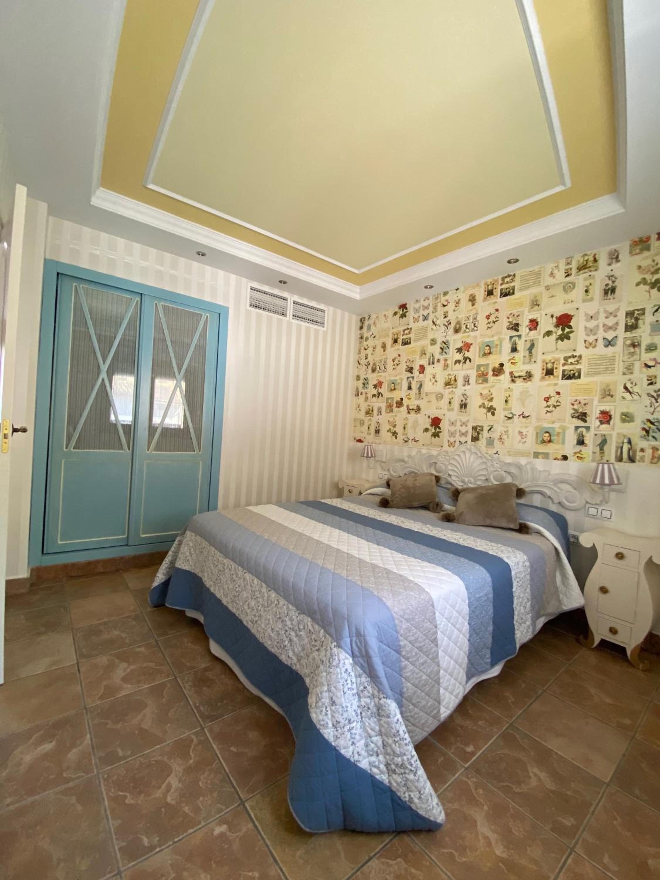 Two-Bedroom Apartment (6 Adults) - Photo 31