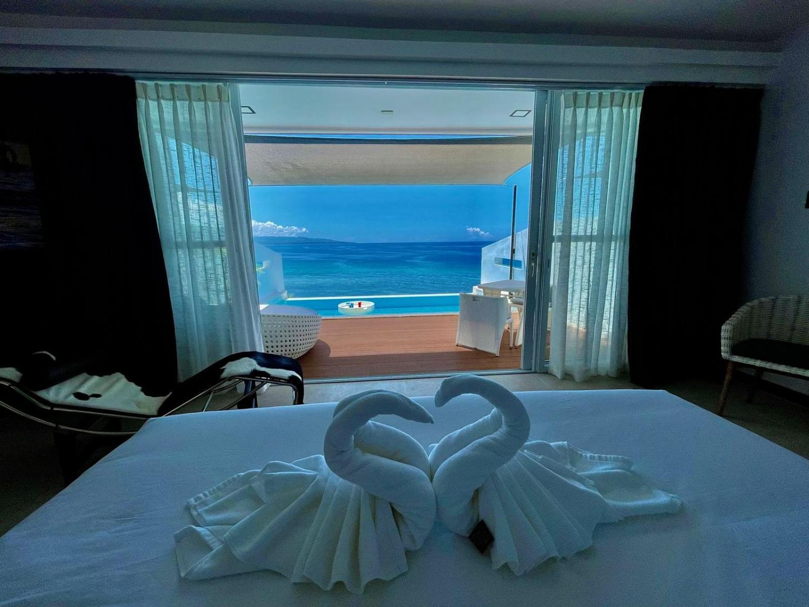 King Suite with Private Pool - Photo 17