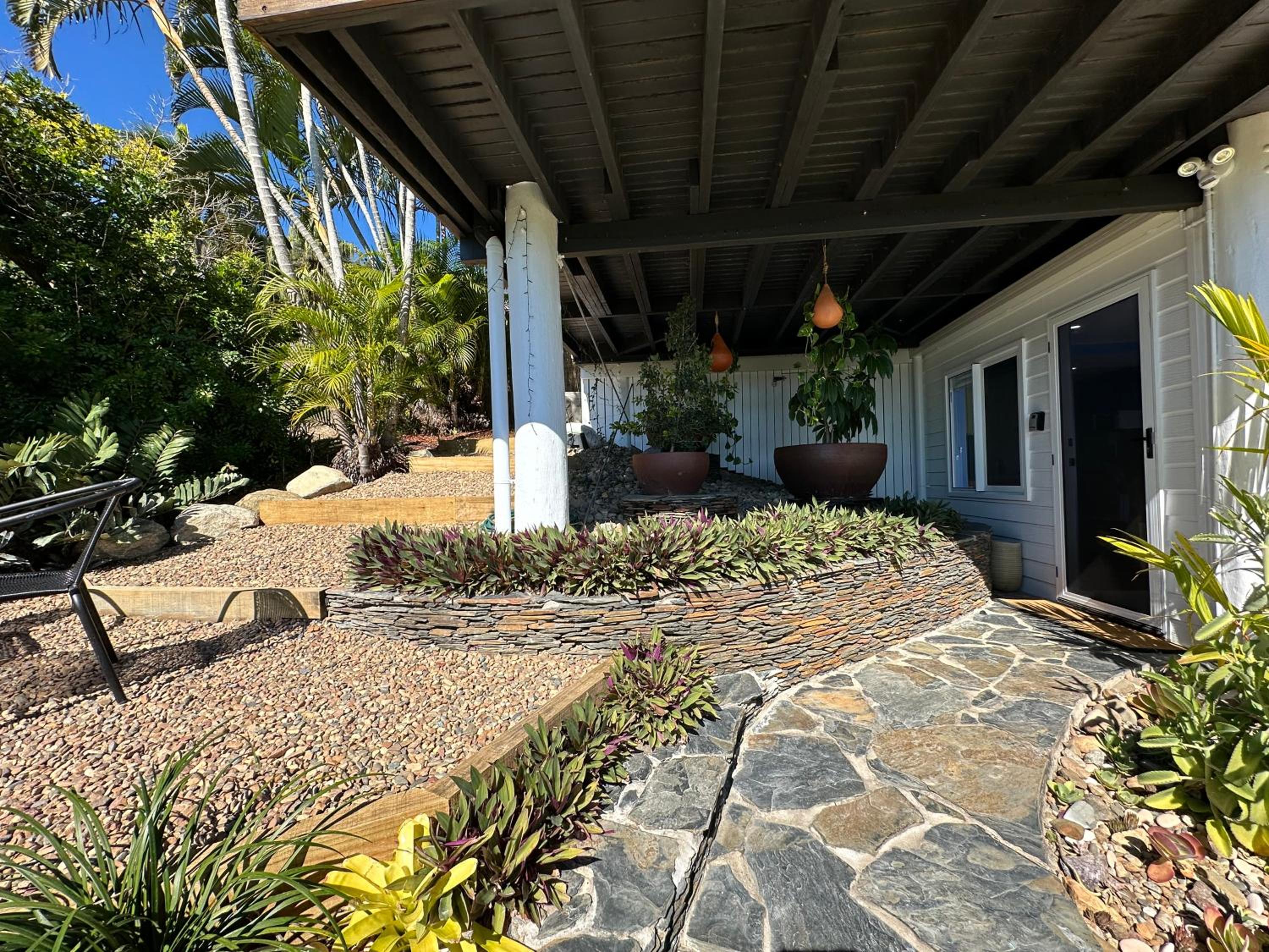 Deluxe One-Bedroom Apartment With Ocean View photo 2