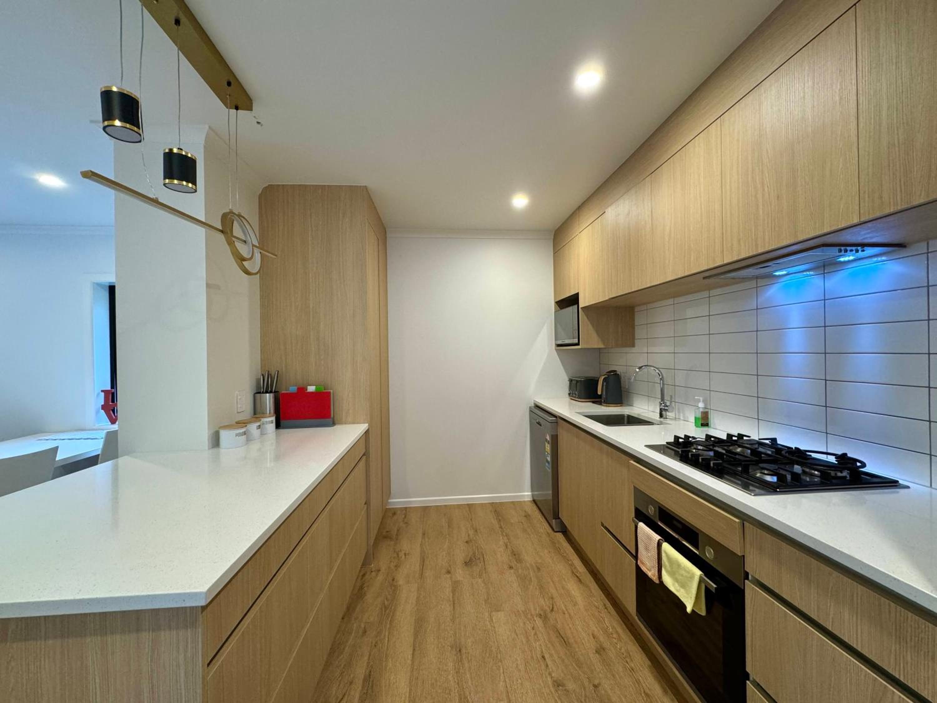 Three-Bedroom Townhouse - Photo 4