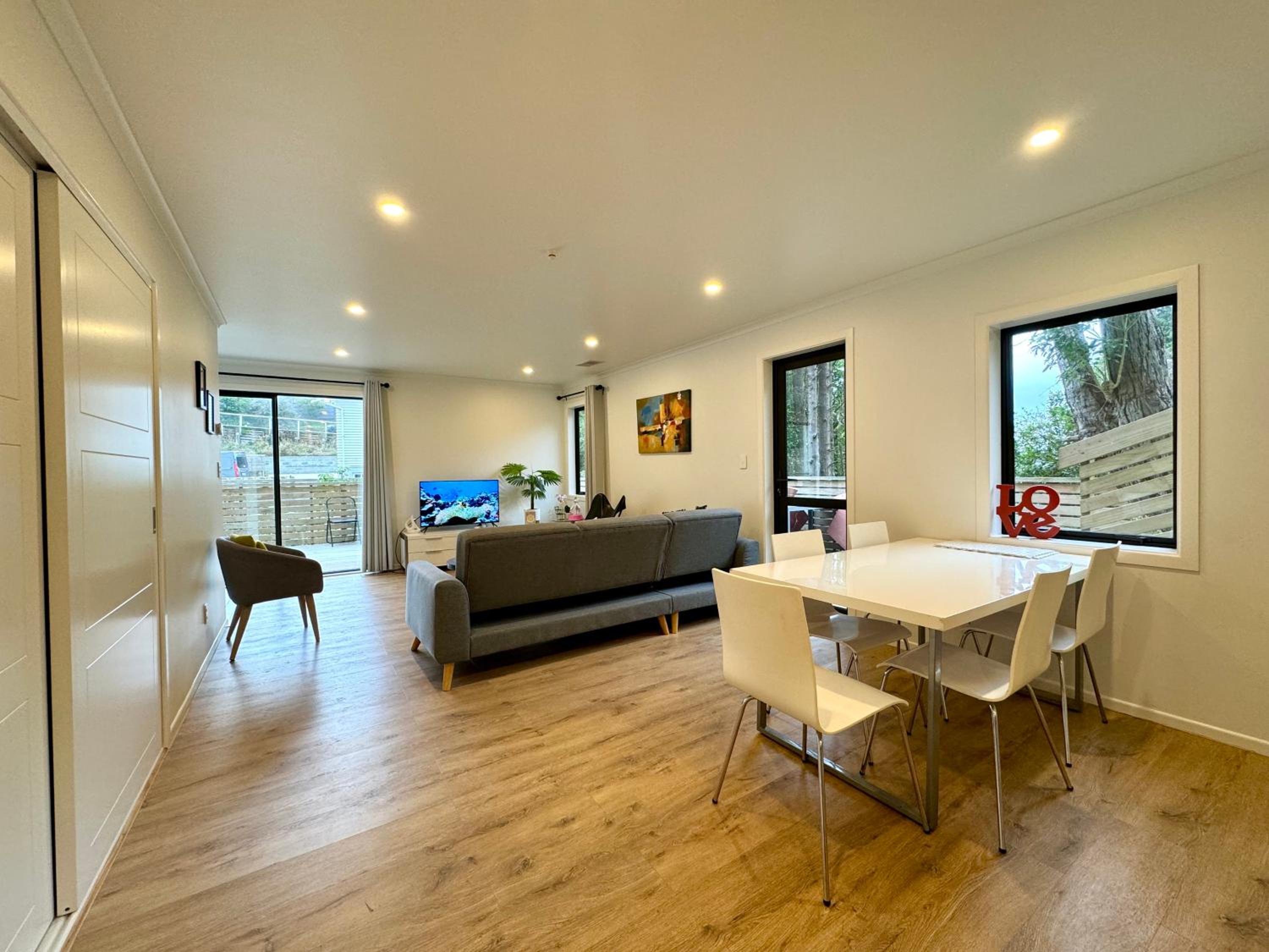 Three-Bedroom Townhouse - Photo 7