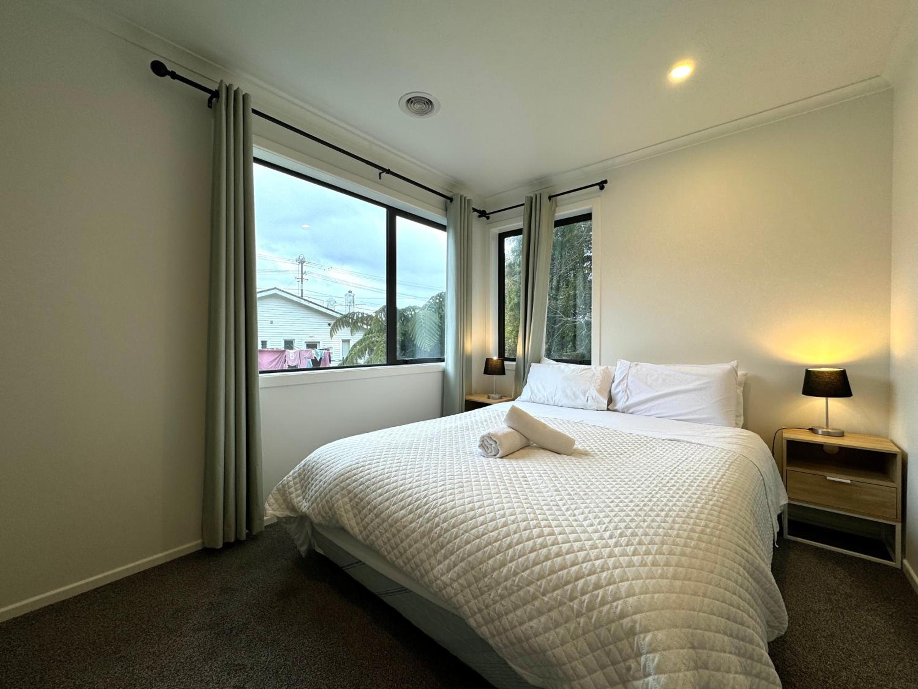 Three-Bedroom Townhouse - Photo 8