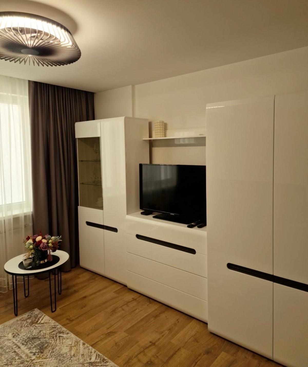 One-Bedroom Apartment photo 1