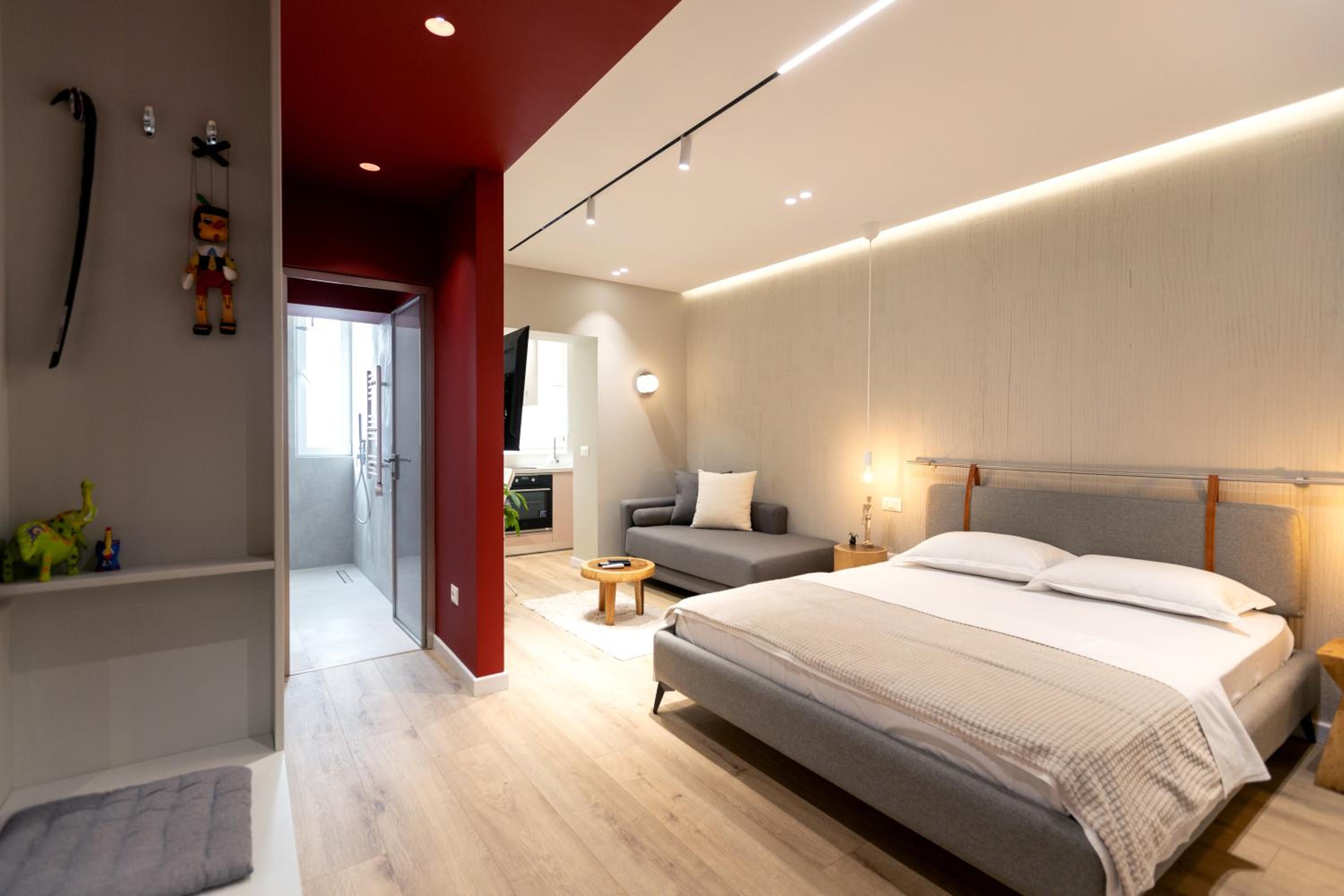 One-Bedroom Apartment