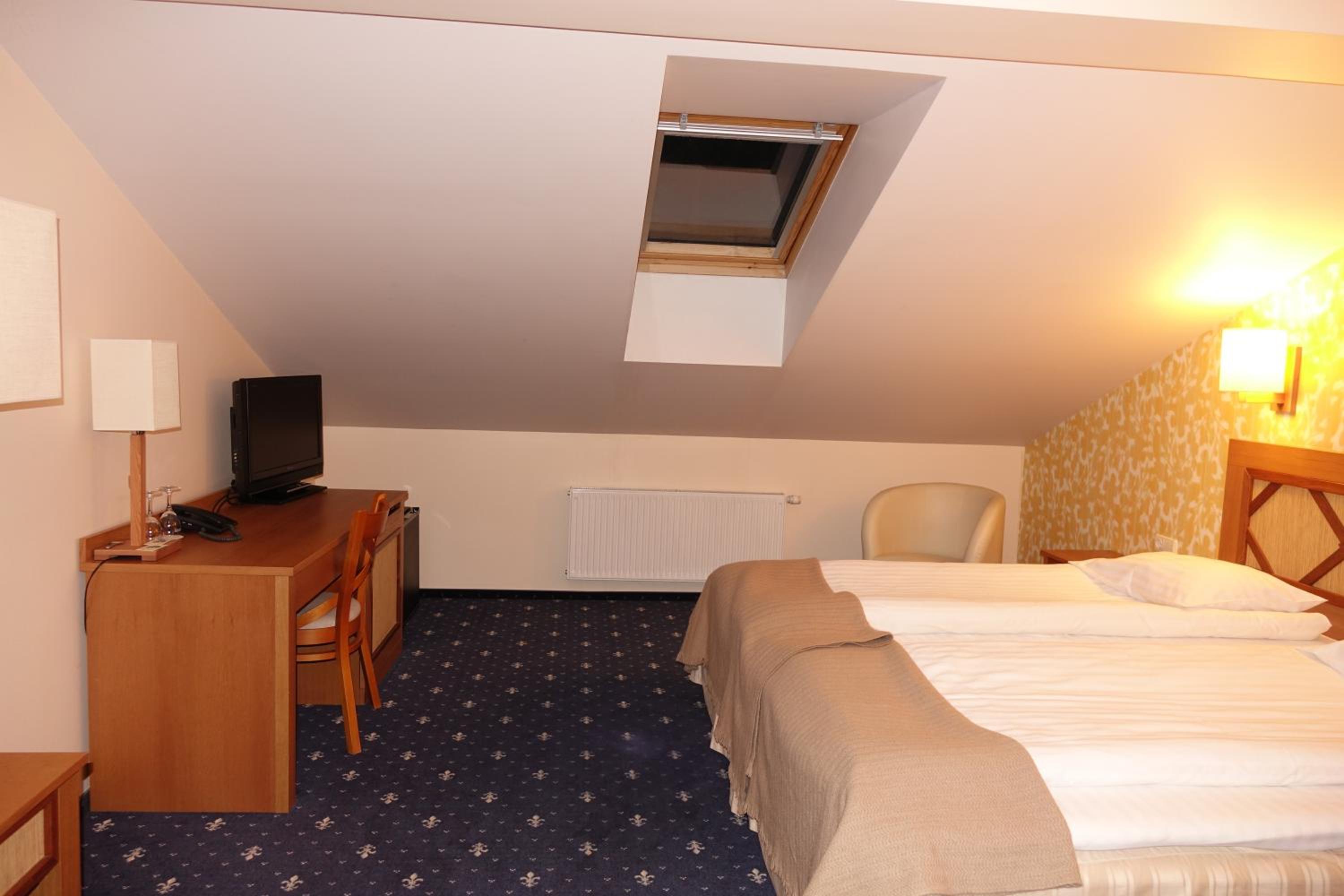 Economy Double Room photo 3