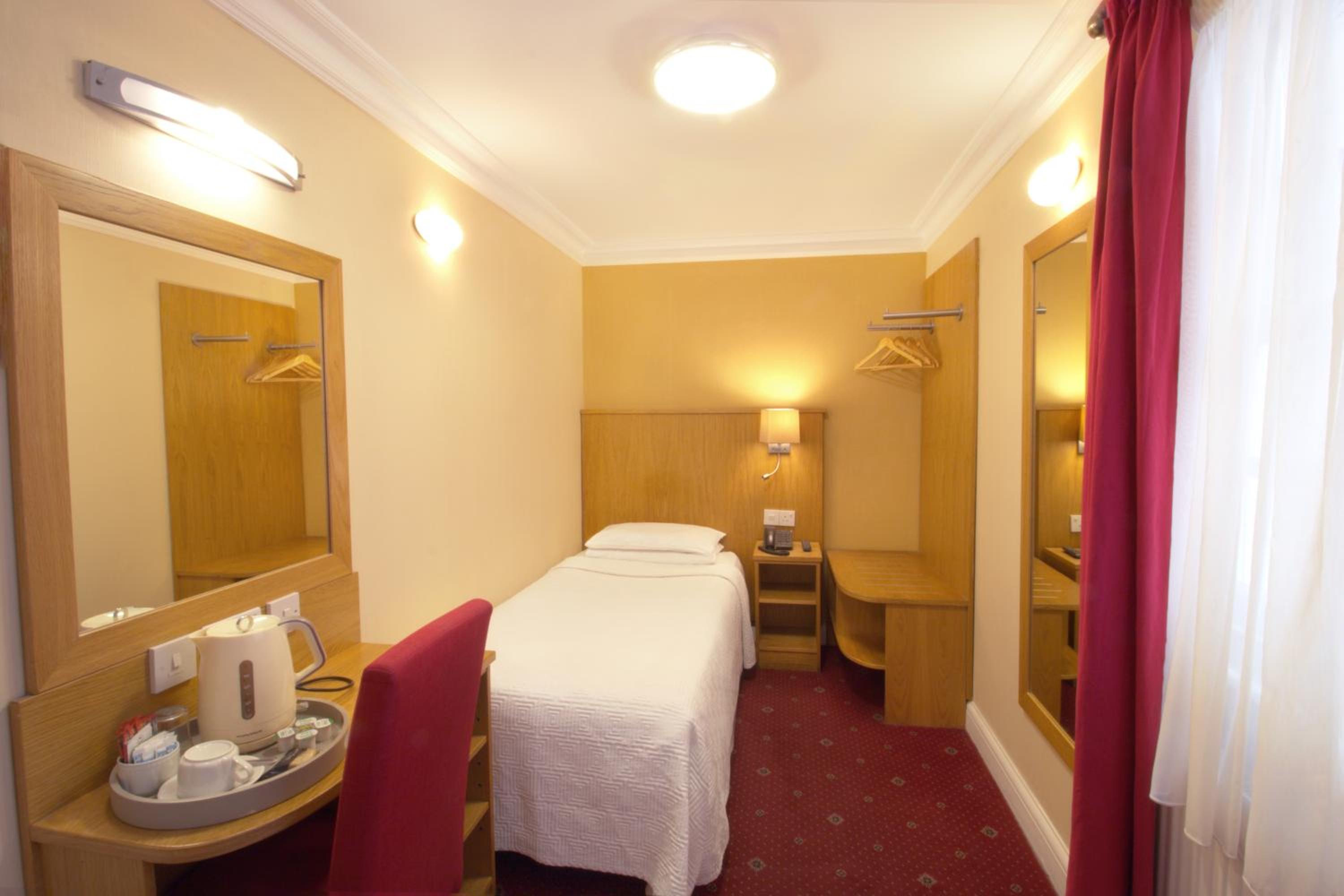 Single Room with Shower photo 3
