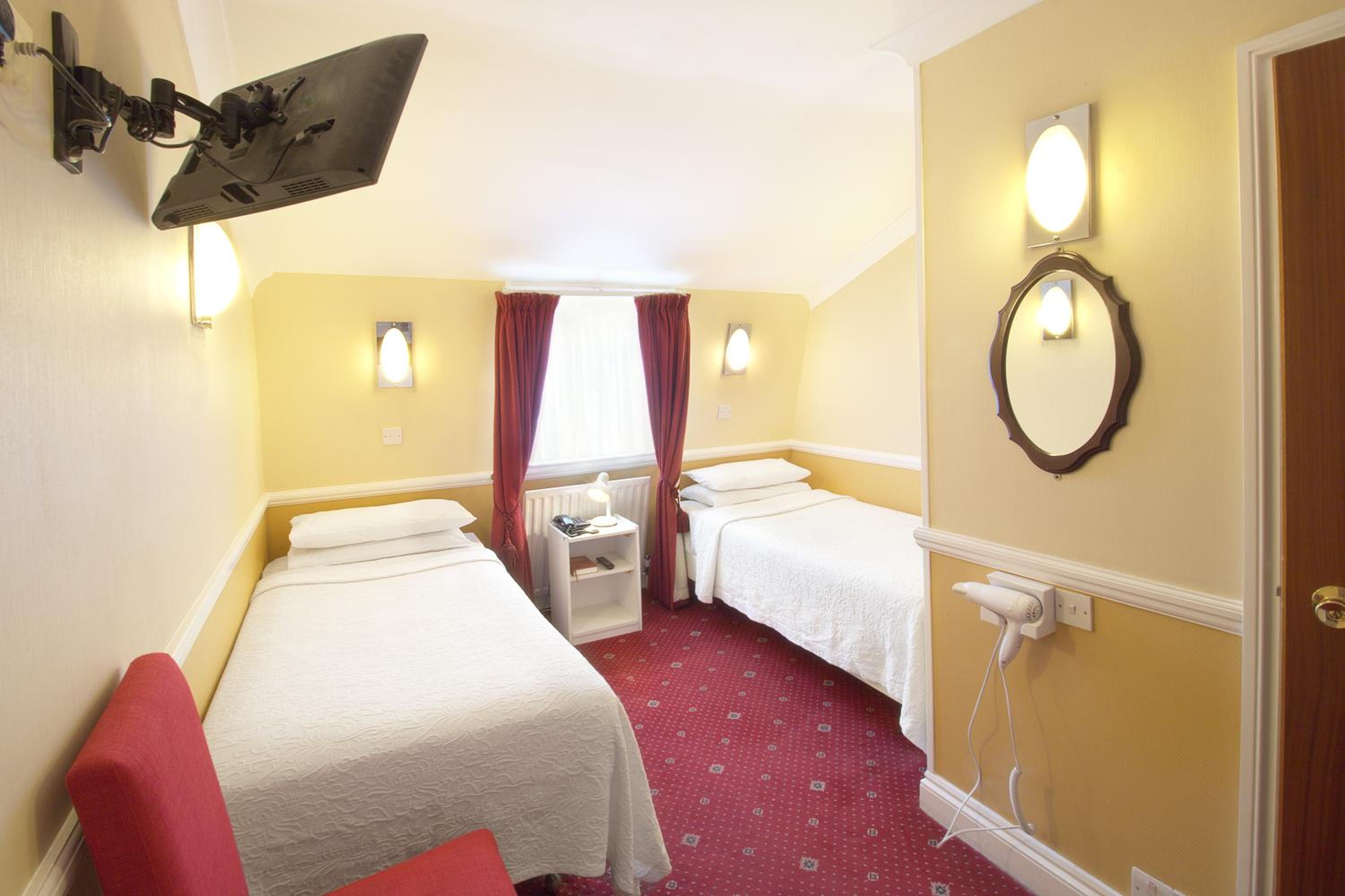 Double or Twin Room photo 2