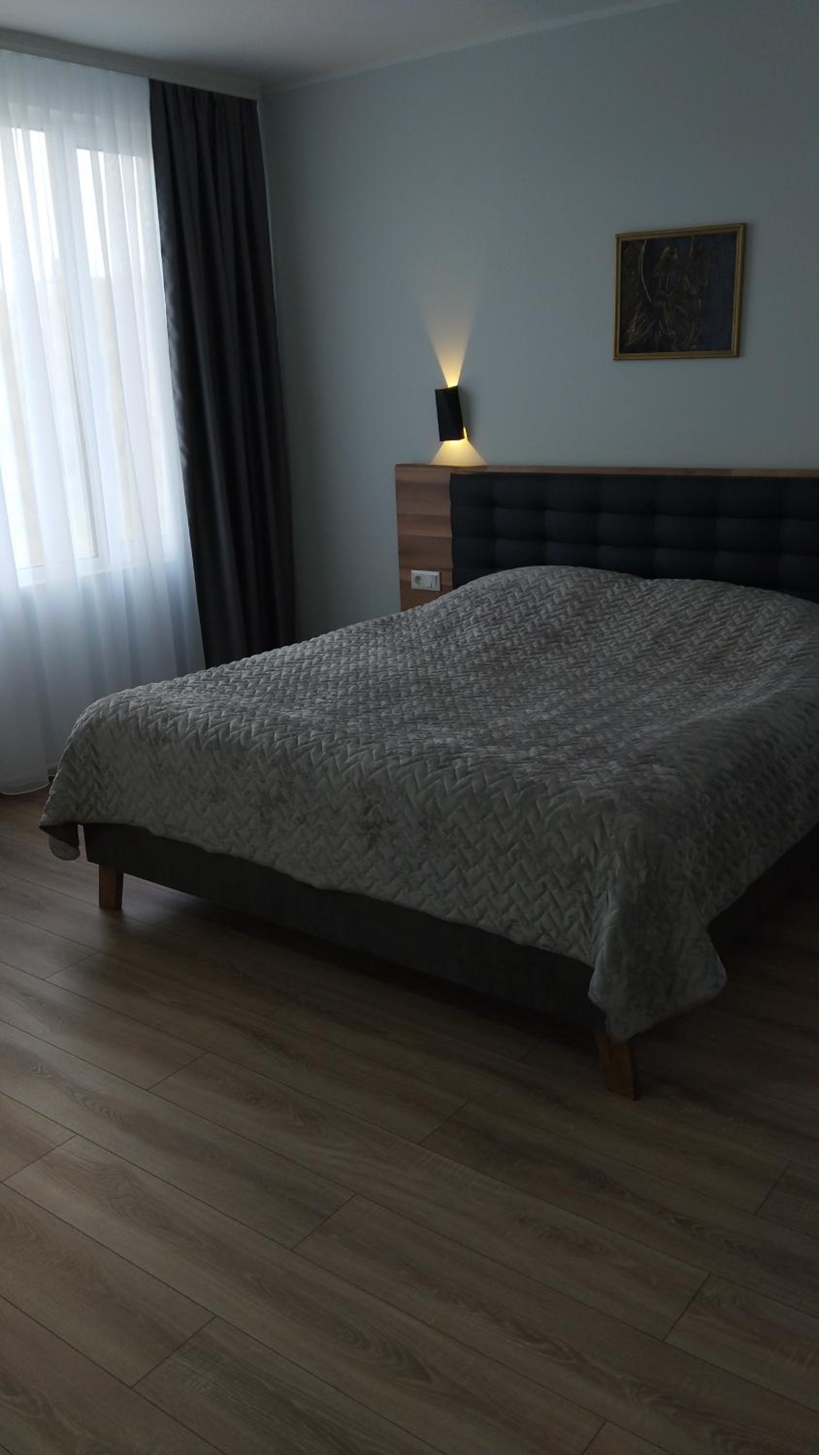 Deluxe Studio
