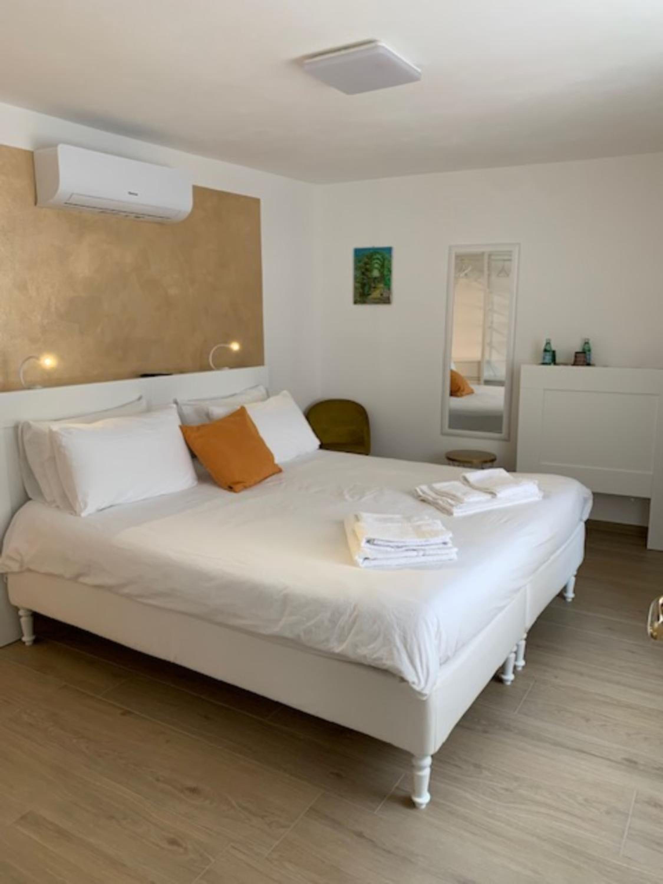 Double Room with Private Bathroom - Photo 4