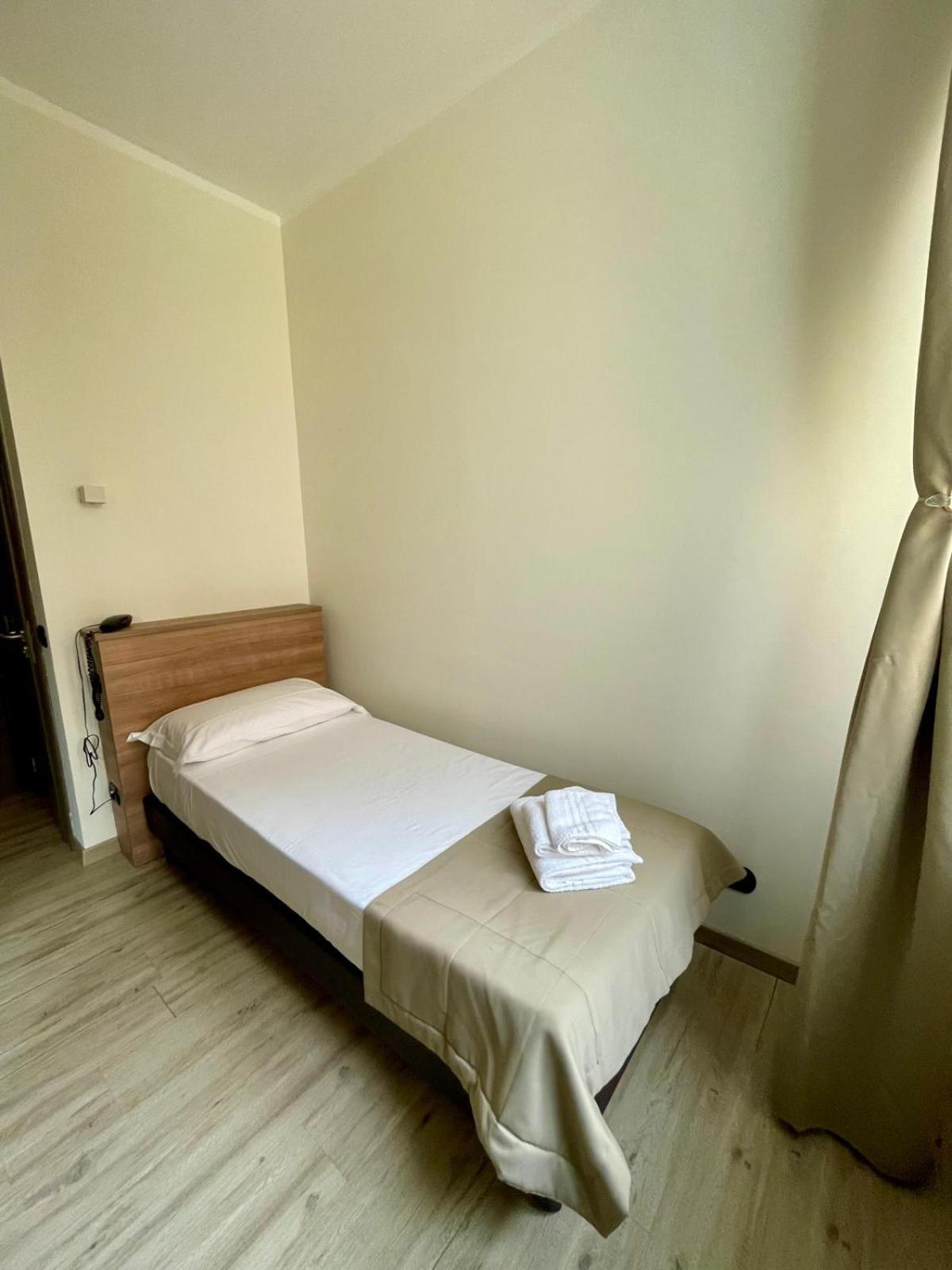 Single Room photo 2