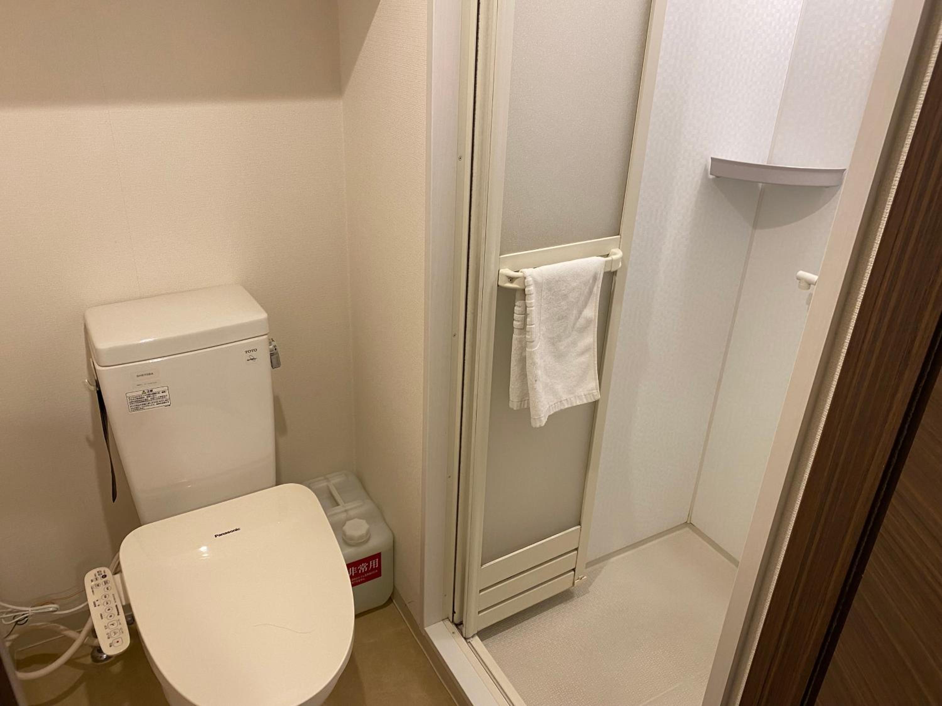 Double Room - Non-Smoking  - Photo 5
