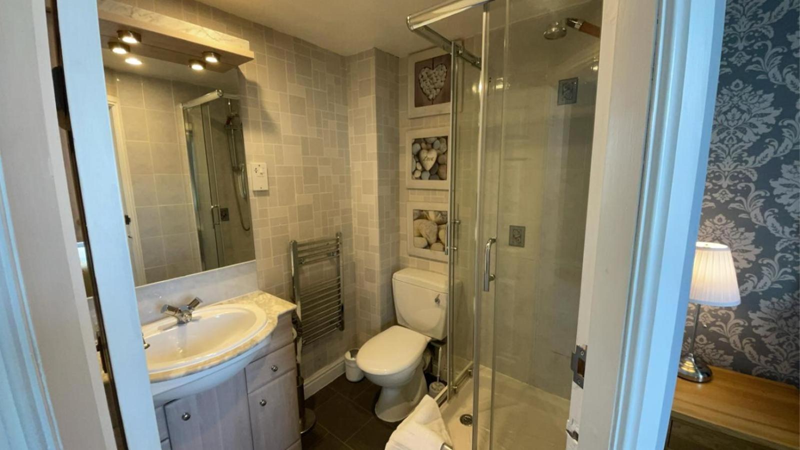 Three-Bedroom Apartment - Photo 14