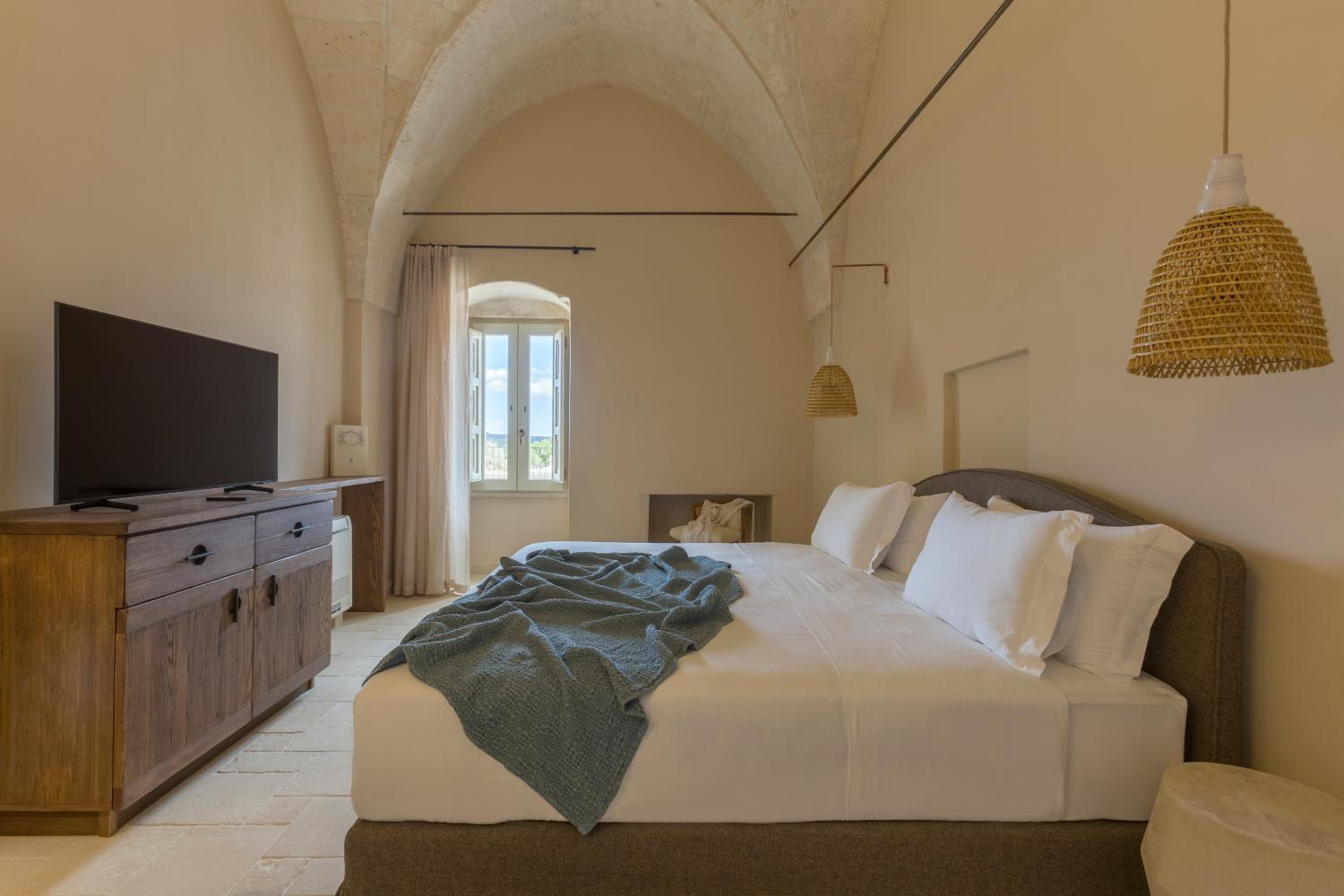 Two-Bedroom Suite - Photo 6
