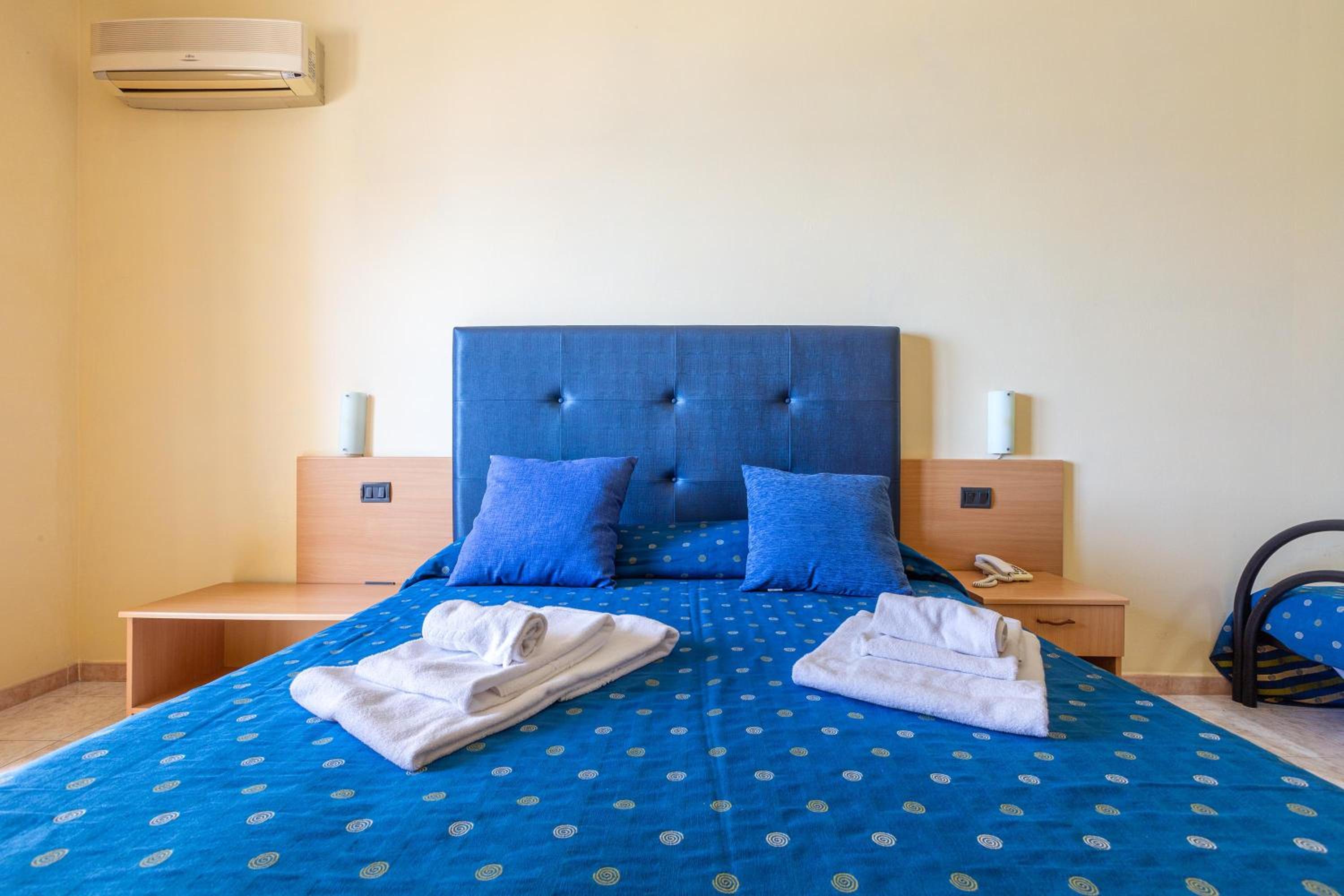 Deluxe Triple Room with Sea View