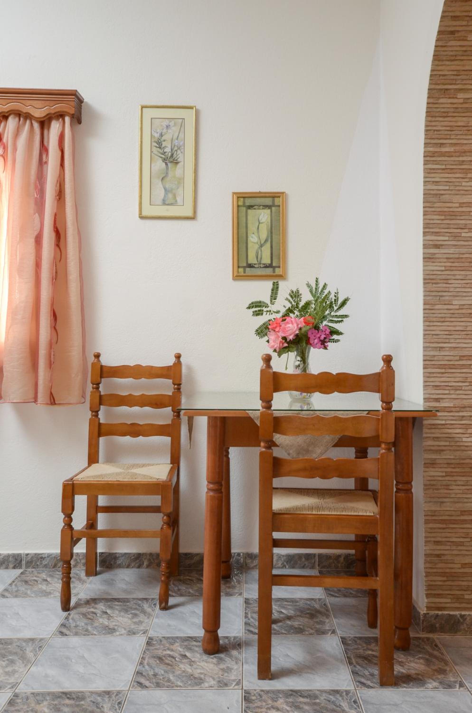 Studio (2 Adults) - Photo 37