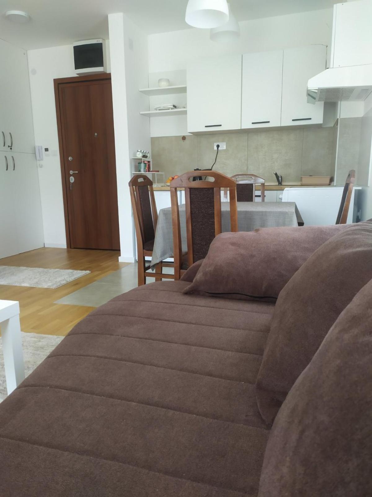 One-Bedroom Apartment photo 3