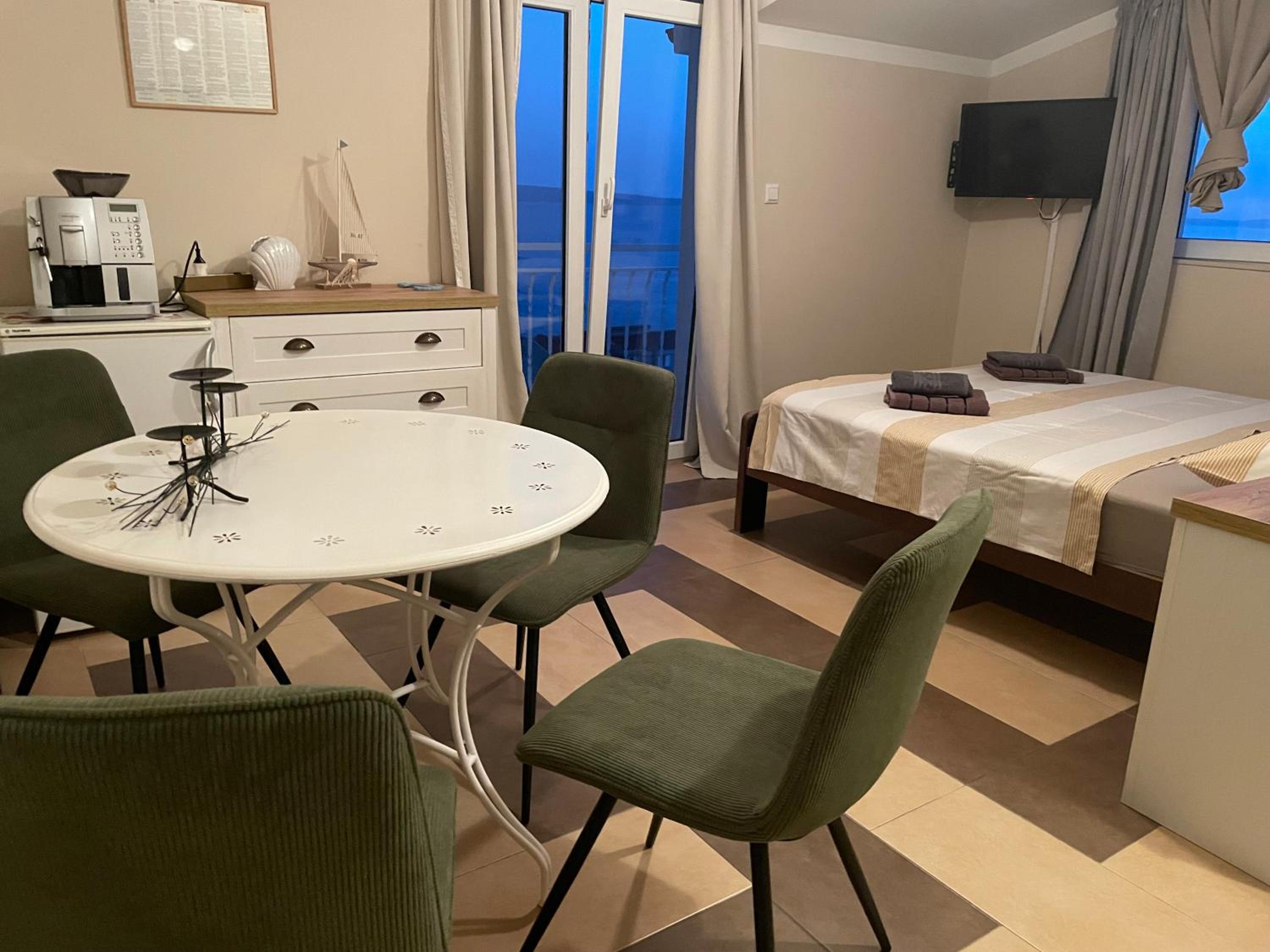Studio Apartment