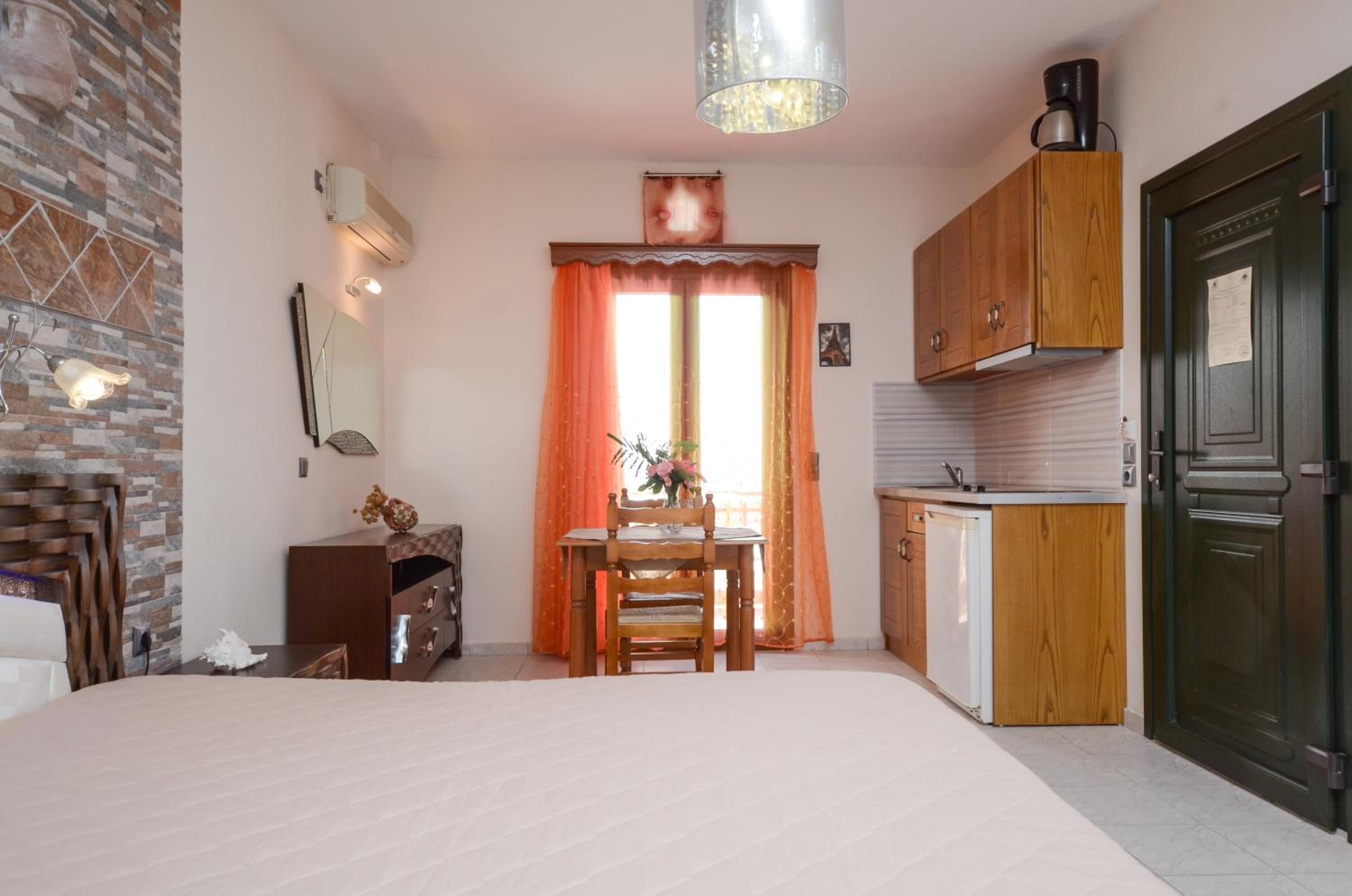 Studio (2 Adults) - Photo 43