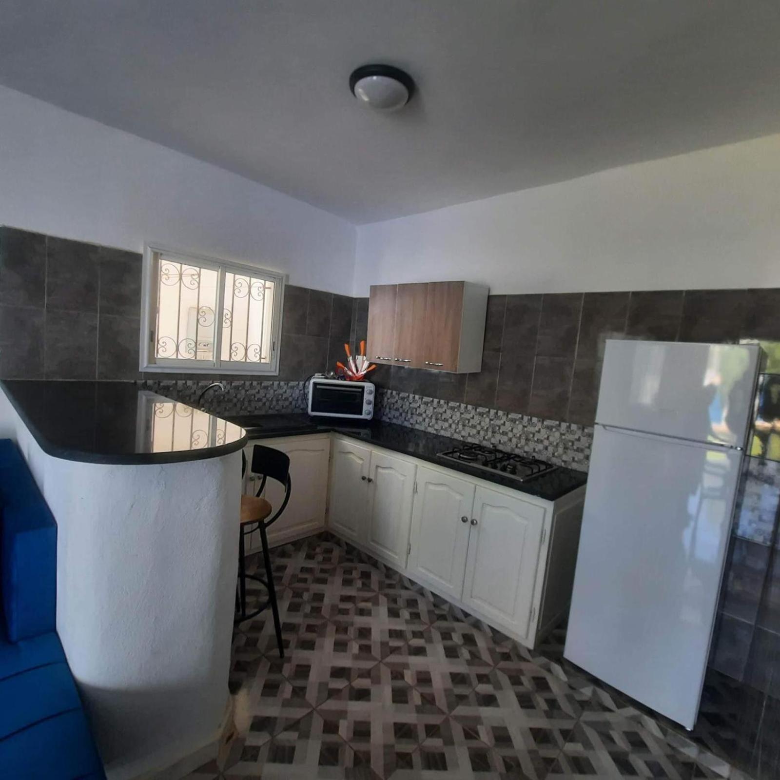 Four-Bedroom House photo 2