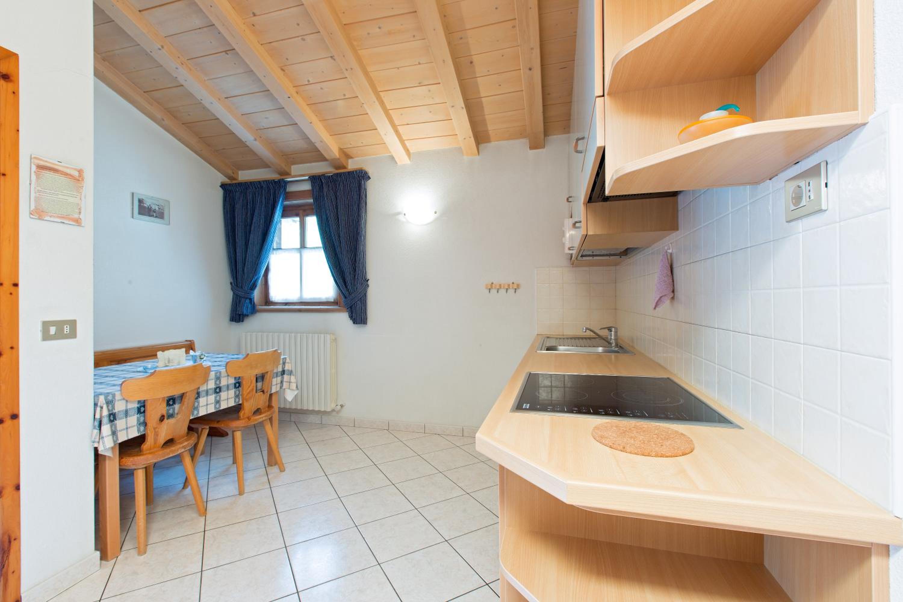 Two-Bedroom Apartment - Split Level photo 3