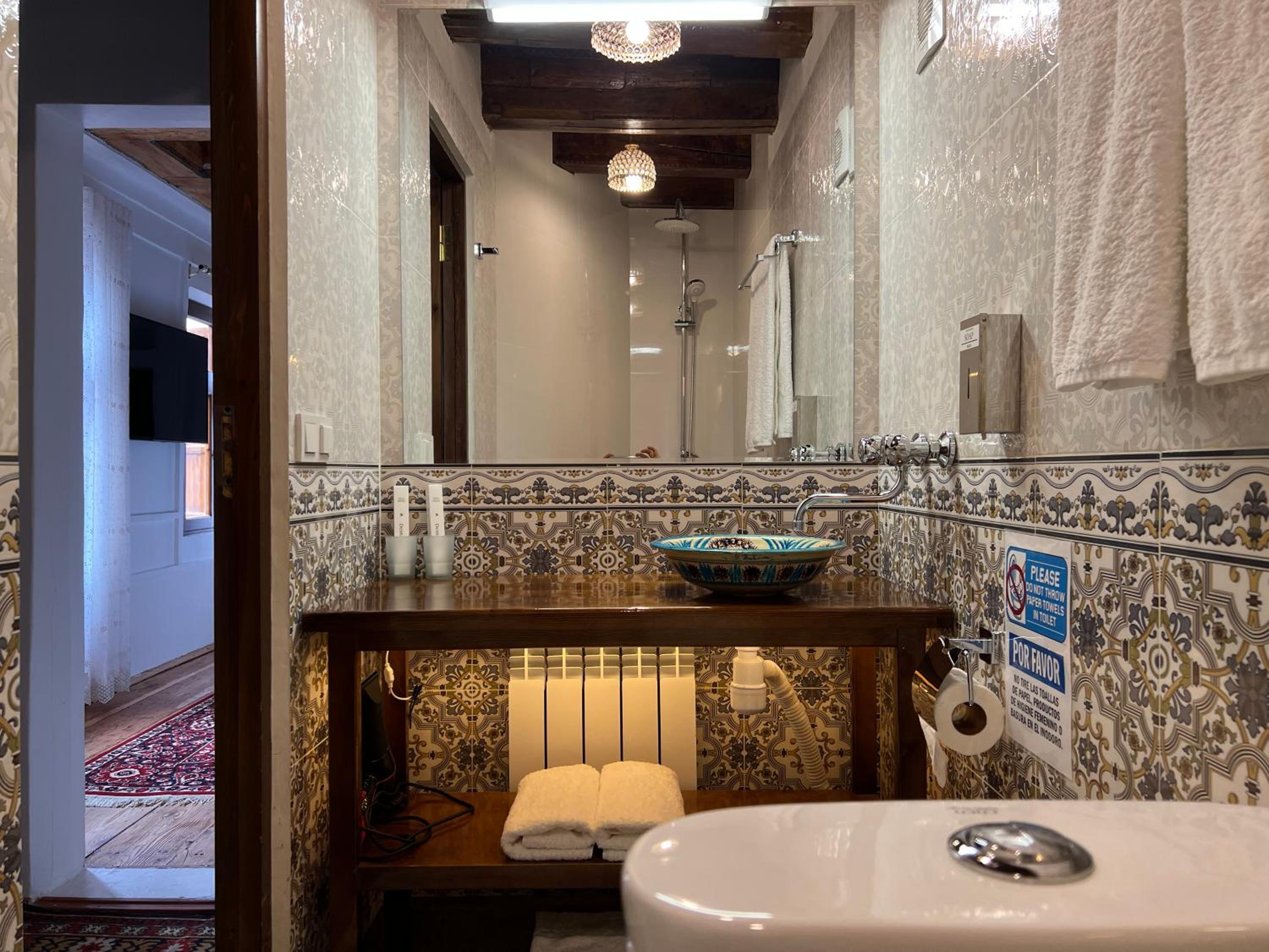 Deluxe Suite with Private Patio photo 3