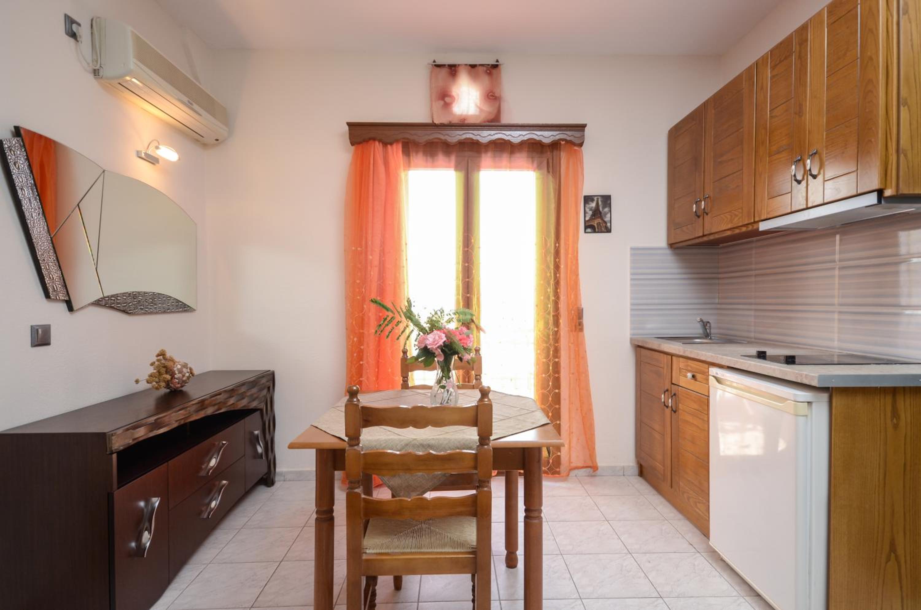 Studio (2 Adults) - Photo 9