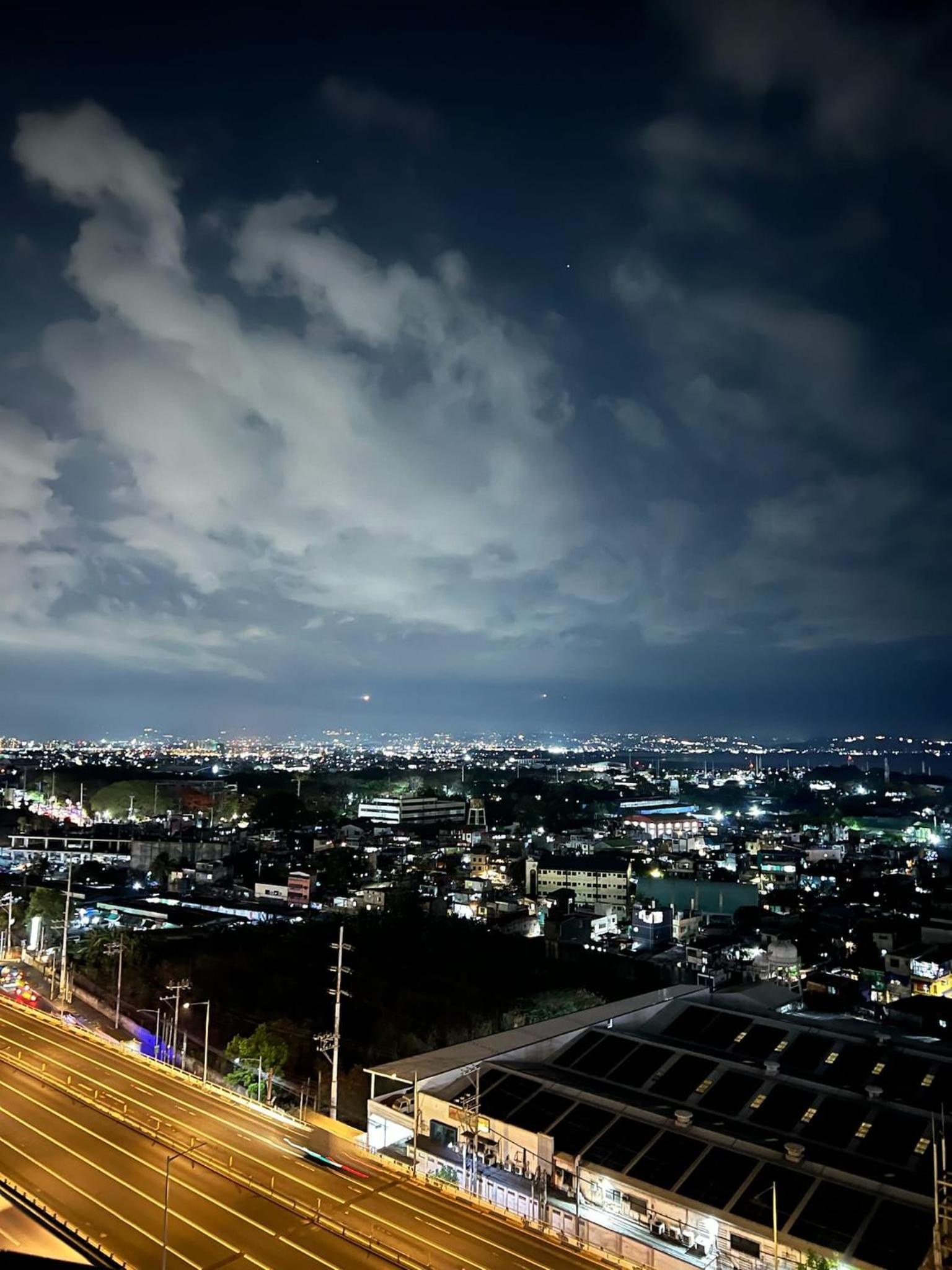 城市景观两卧室公寓