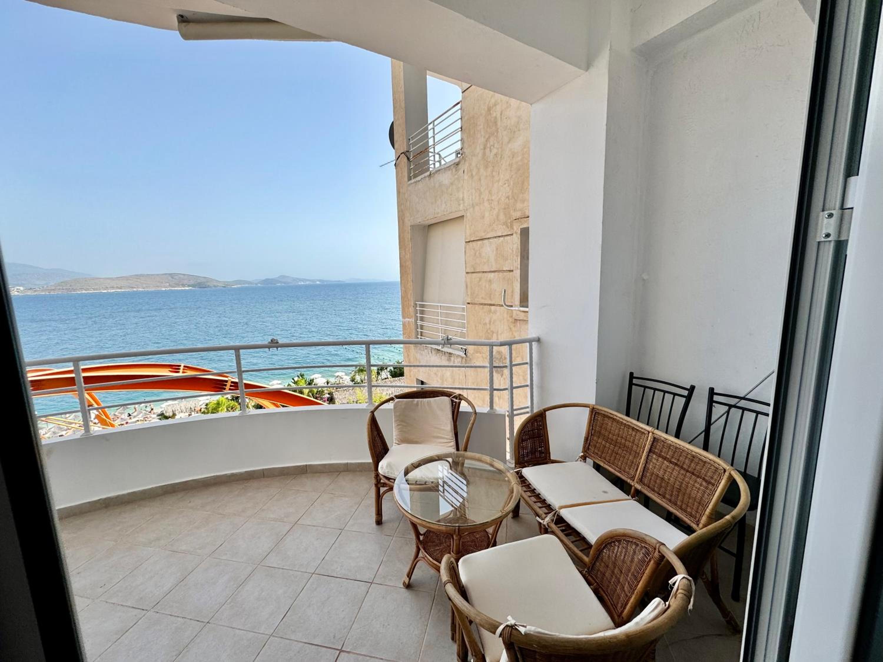 One-Bedroom Apartment - Sea Side photo 3