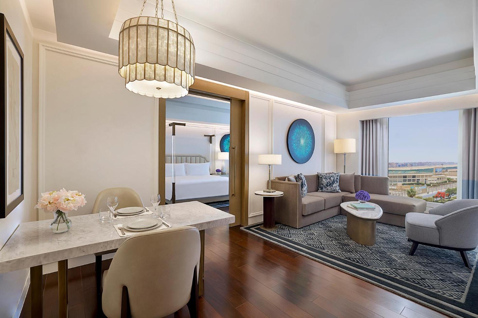 Premier One-Bedroom King Suite